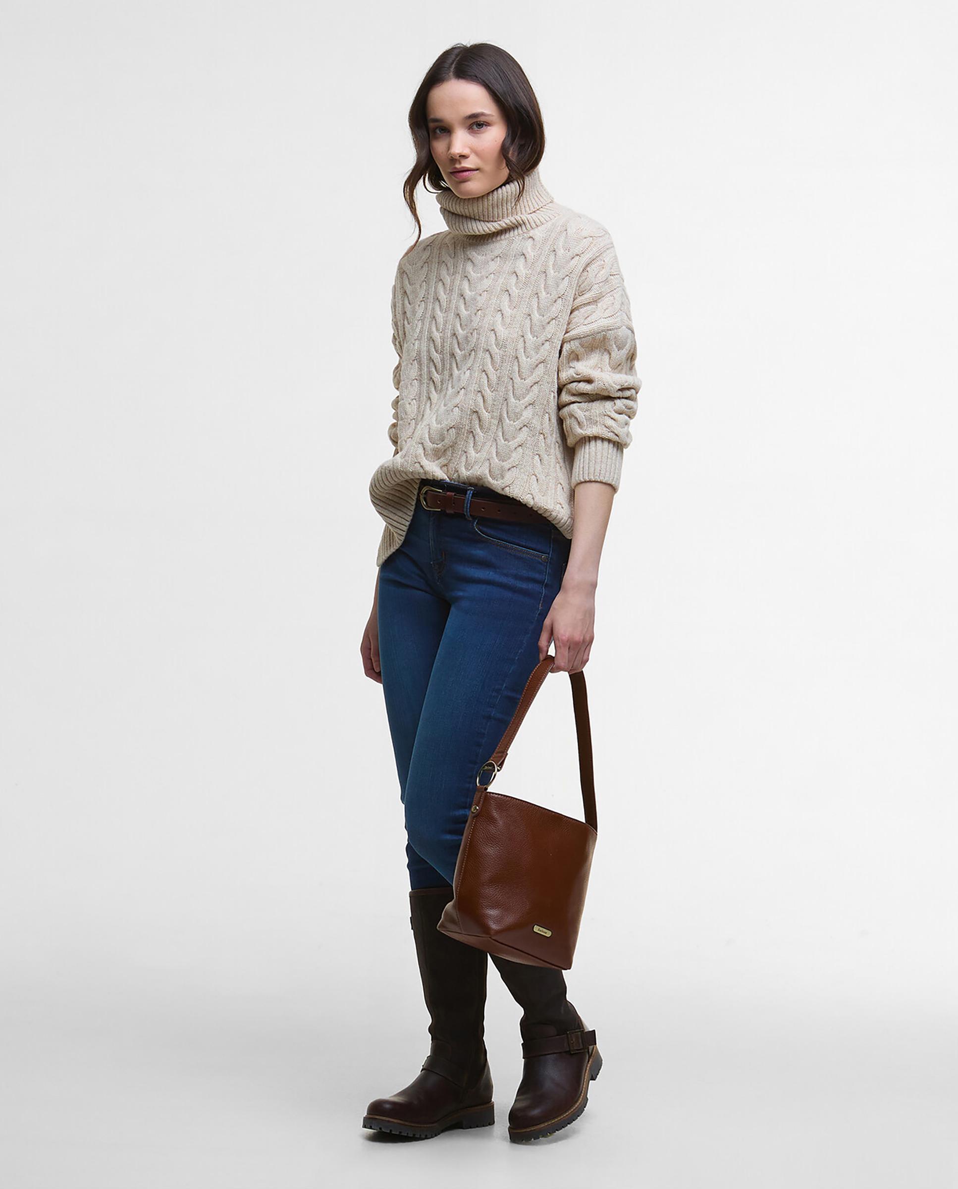 Jersey de mujer de punto grueso con corte ligeramente amplio y cuello acanalado con diseño de espiga - Barbour - Beige Beige-3