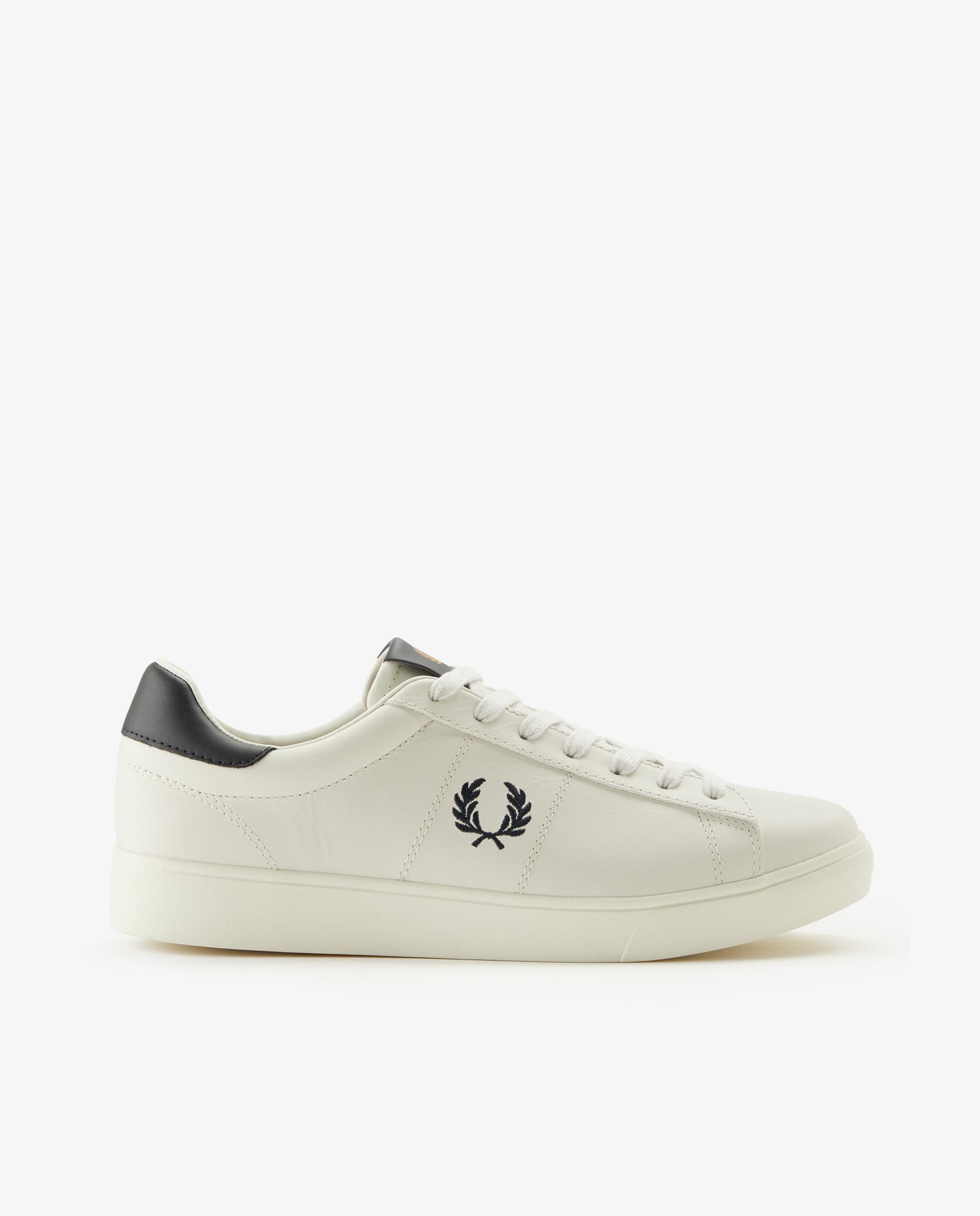 Zapatillas de piel unisex blancas con logotipo lateral