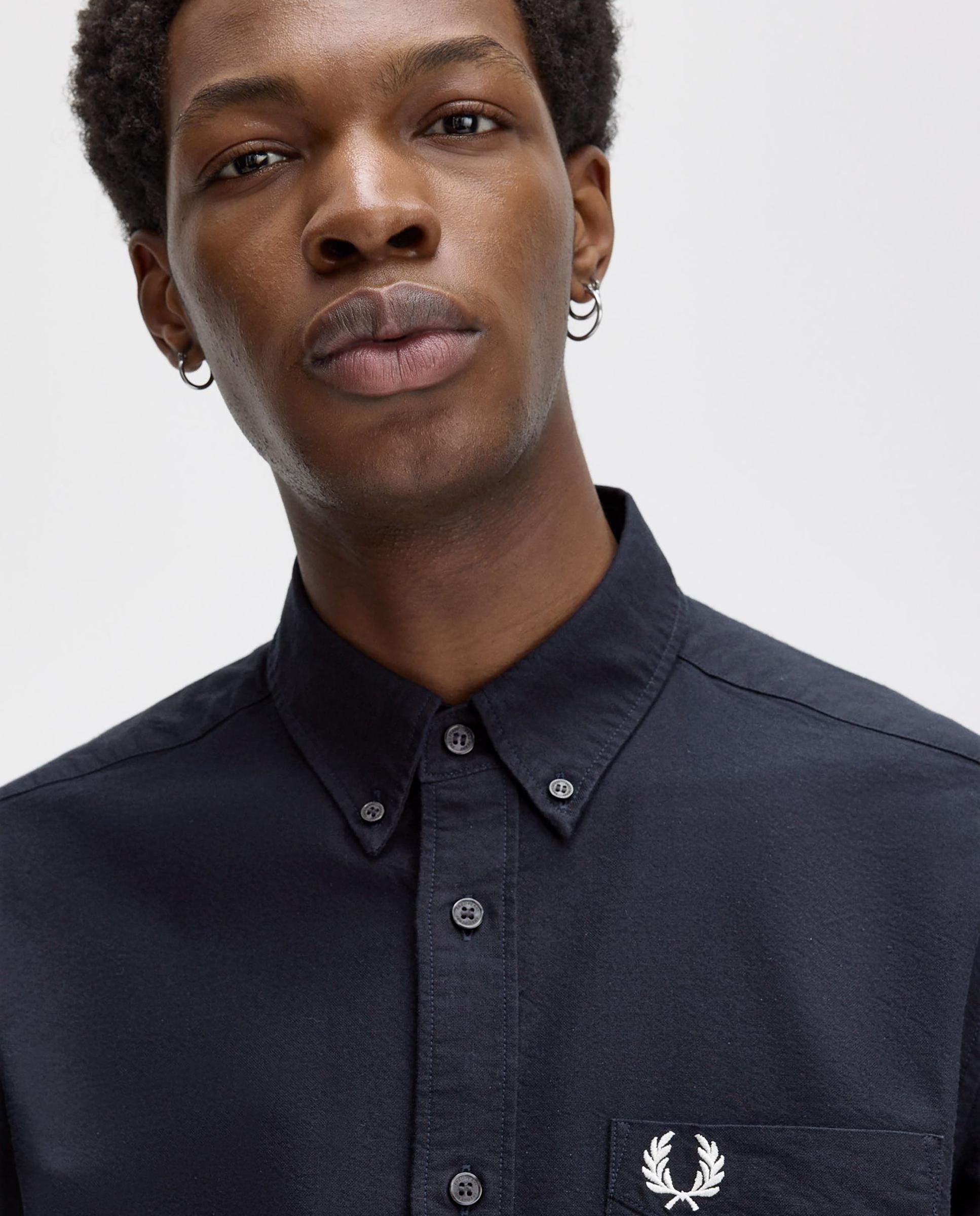 Imagen 4 de Camisa Oxford de hombre de manga larga con bolsillo - Fred Perry - Azul marino Azul marino