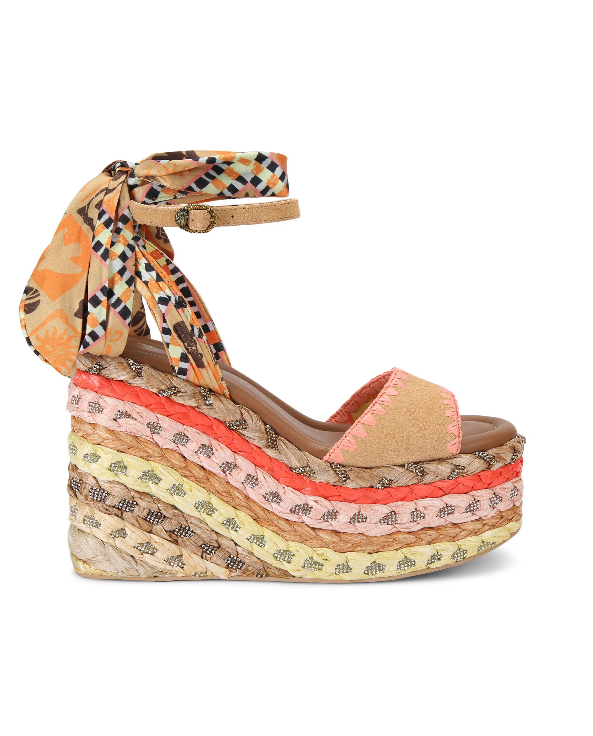 Kurt Geiger - Sandalia de cuña Chelsea Scarf de ante con cintas.