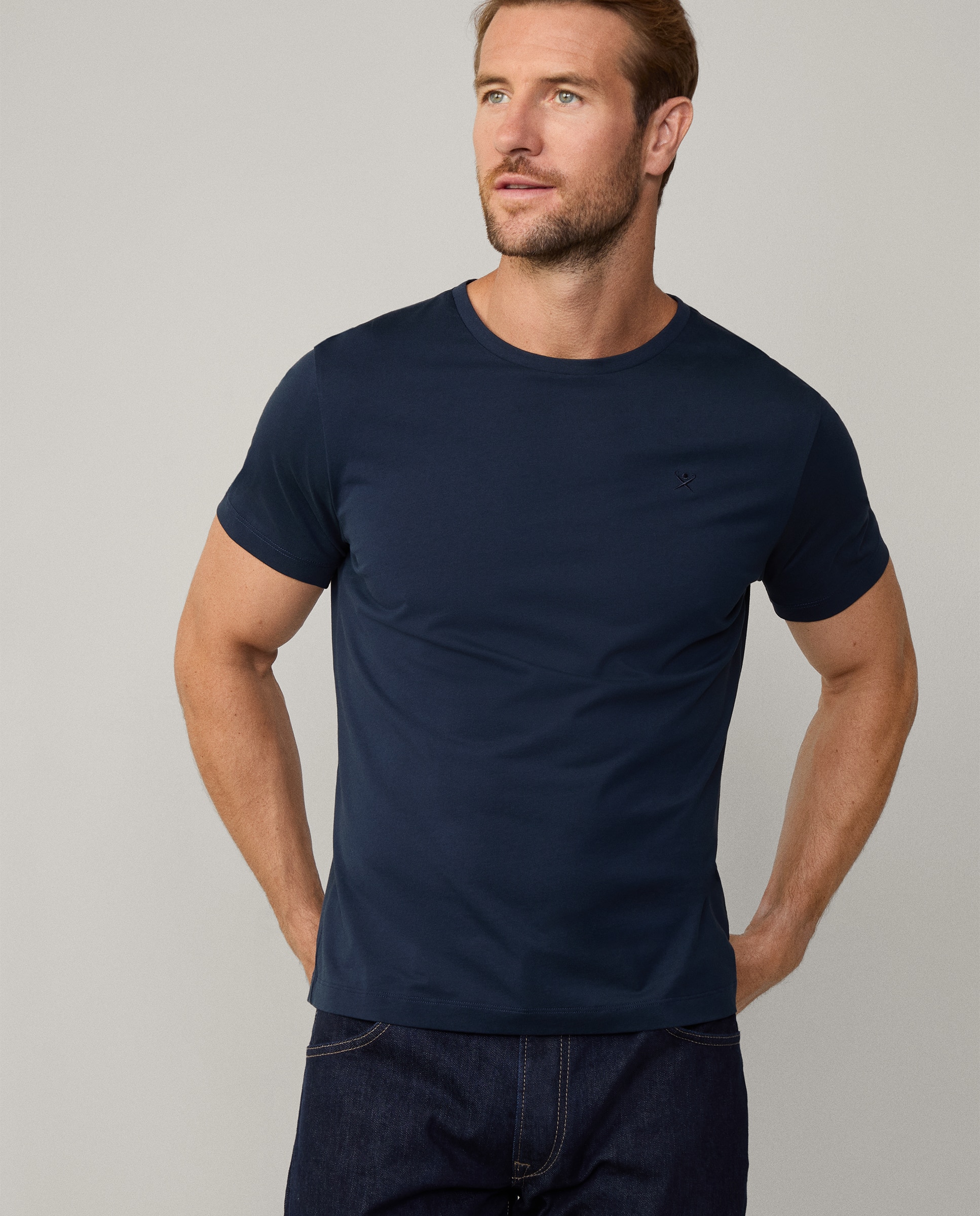 Hackett - Camiseta de hombre manga corta con logo bordado.