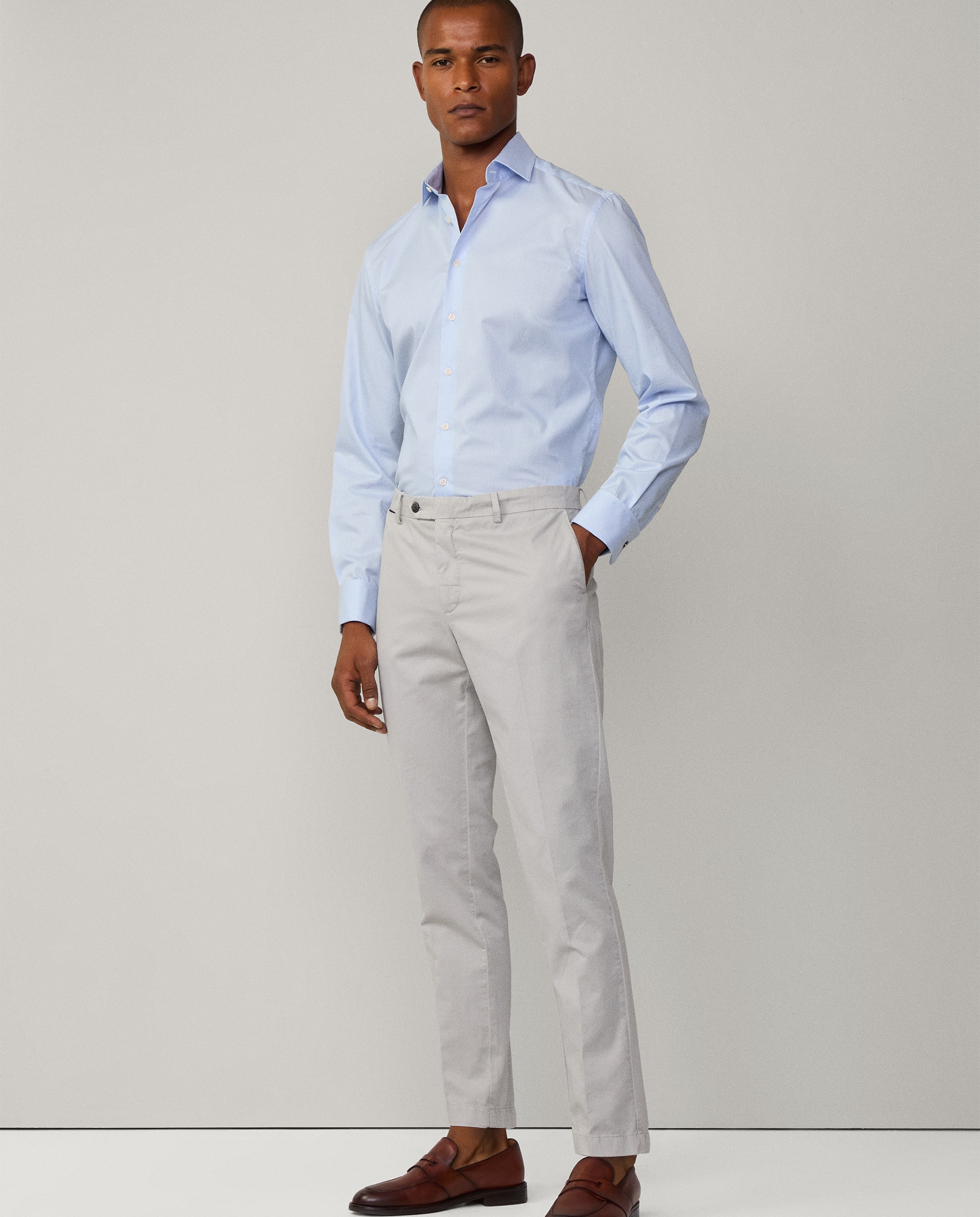 Chino de hombre slim fit en tejido de sarga