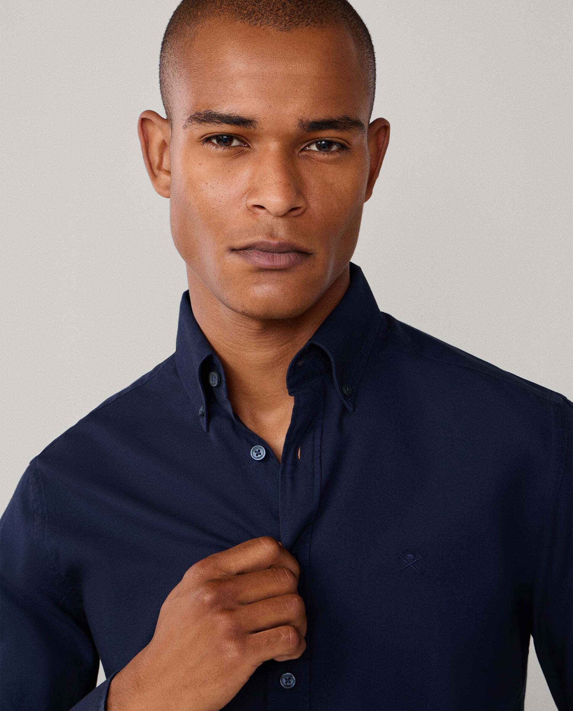 Camisa oxford de hombre teñida en prenda fit tailored - Hackett - Azul marino Azul marino-4