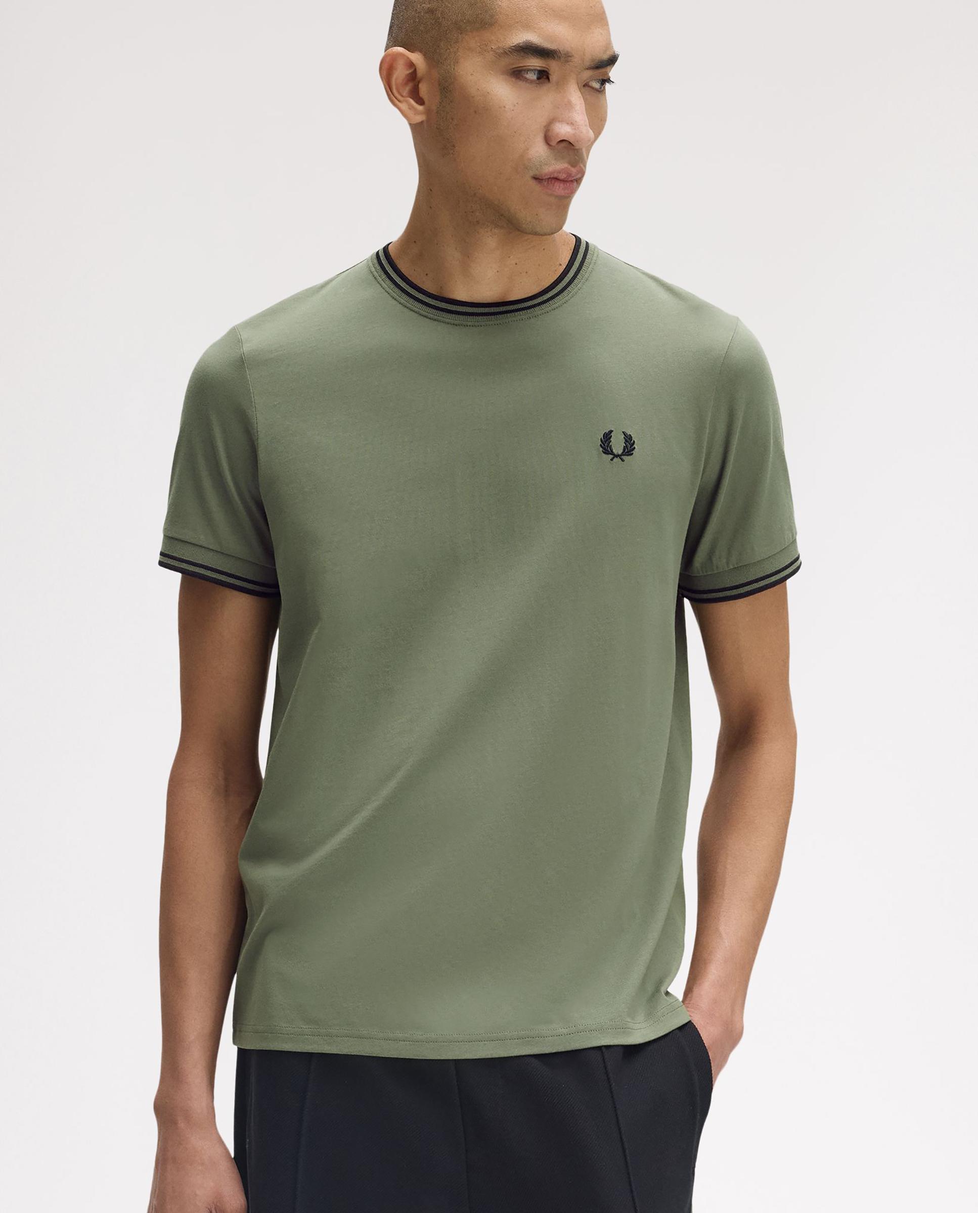 Imagen 3 de Camiseta de manga corta de hombre con ribete con dos franjas - Fred Perry - Verde claro Verde claro