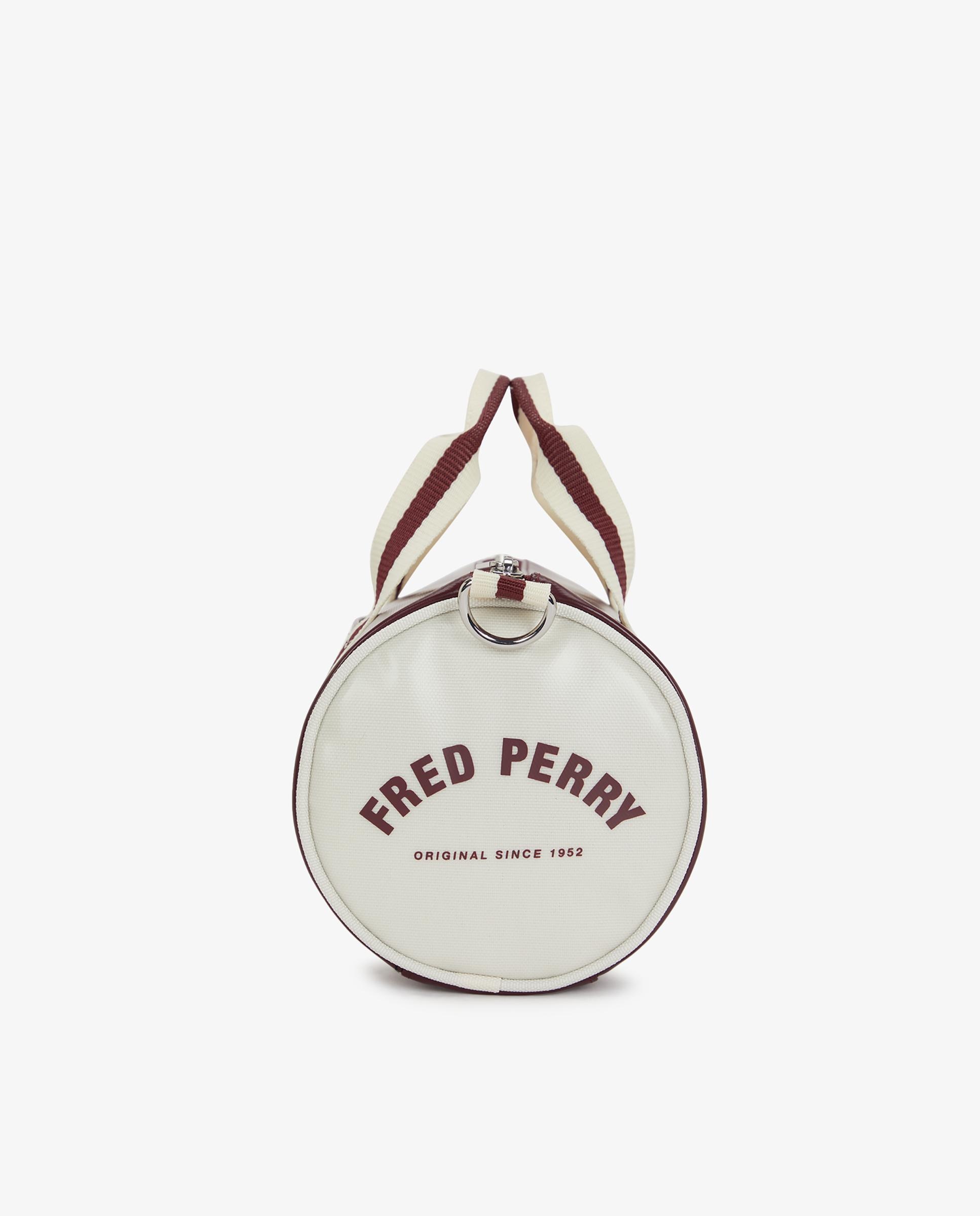 Imagen 2 de Bandolera deportiva de hombre pequeña tipo barril con contrastes - Fred Perry - Granate Granate