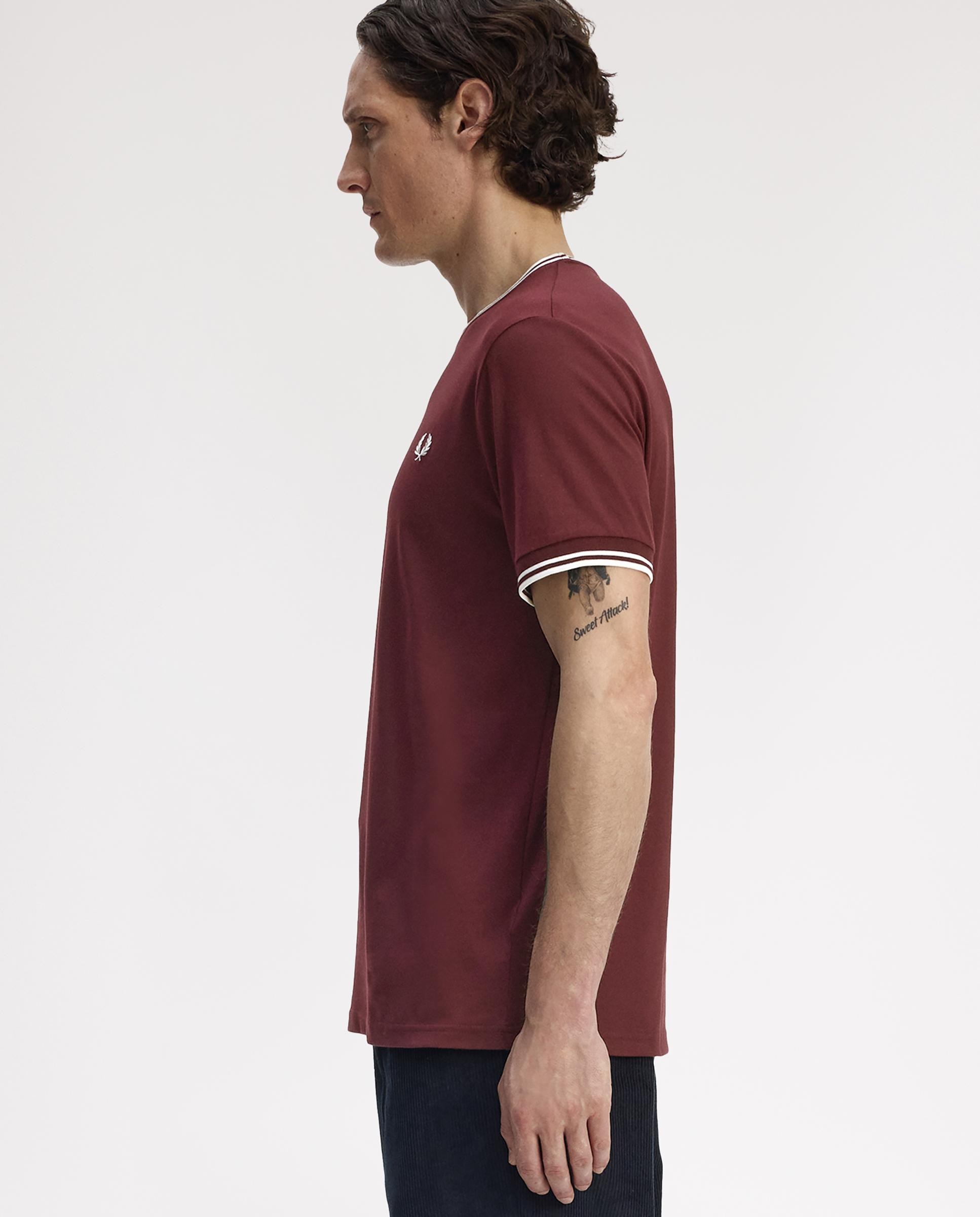 Imagen 2 de Camiseta de manga corta de hombre con ribete con dos franjas - Fred Perry - Granate Granate