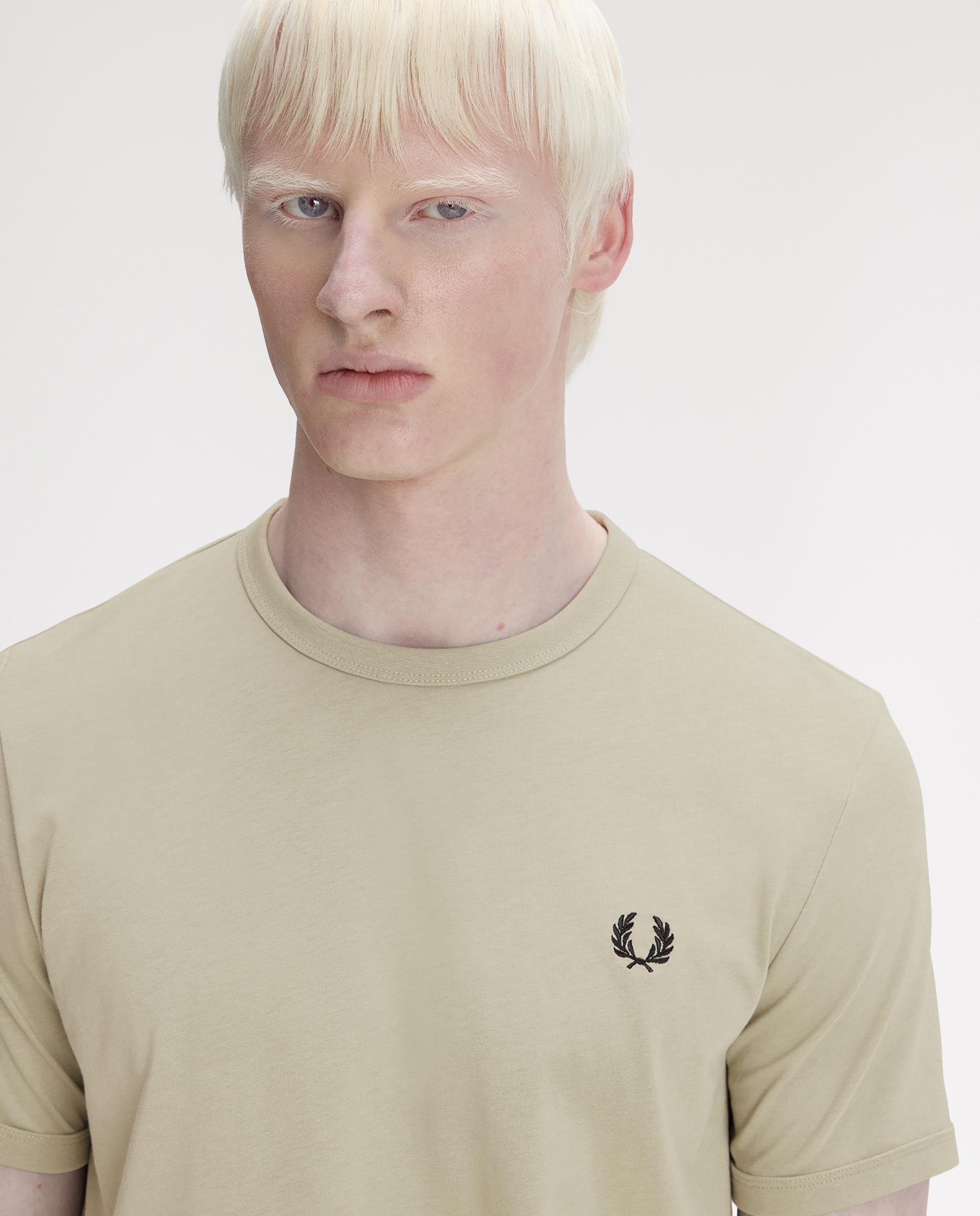 Imagen 3 de Camiseta de hombre ringer manga corta con cuello redondo - Fred Perry - Champagne Champagne
