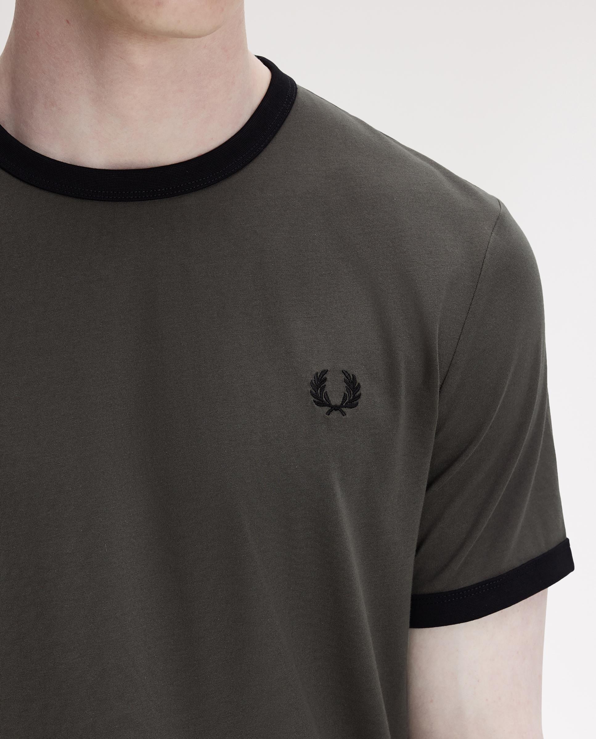 Imagen 4 de Camiseta de hombre ringer manga corta con cuello redondo - Fred Perry - Verde pardo Verde pardo
