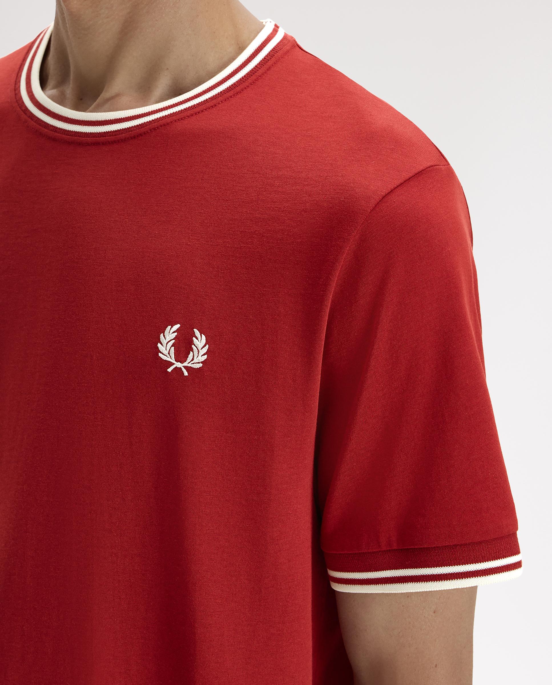 Imagen 4 de Camiseta de manga corta de hombre con ribete con dos franjas - Fred Perry - Rojo Rojo