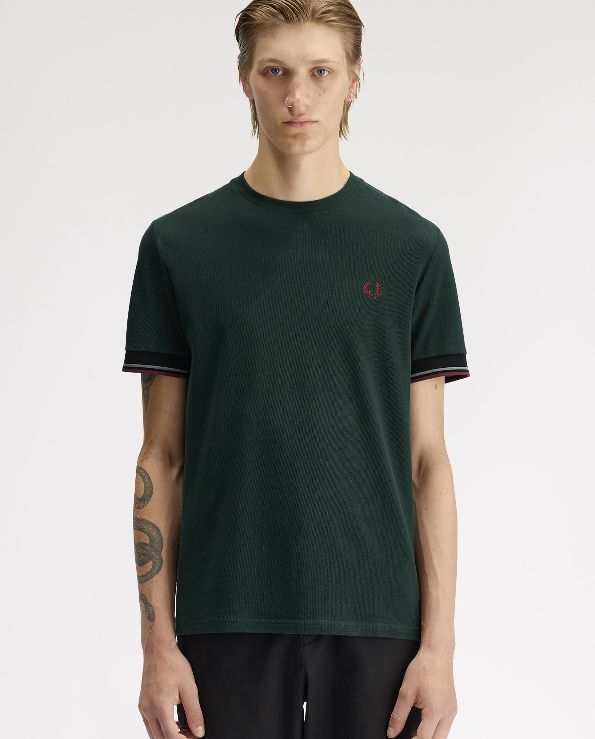 Fred Perry - Camiseta de hombre de manga corta con ribete de dos franjas.