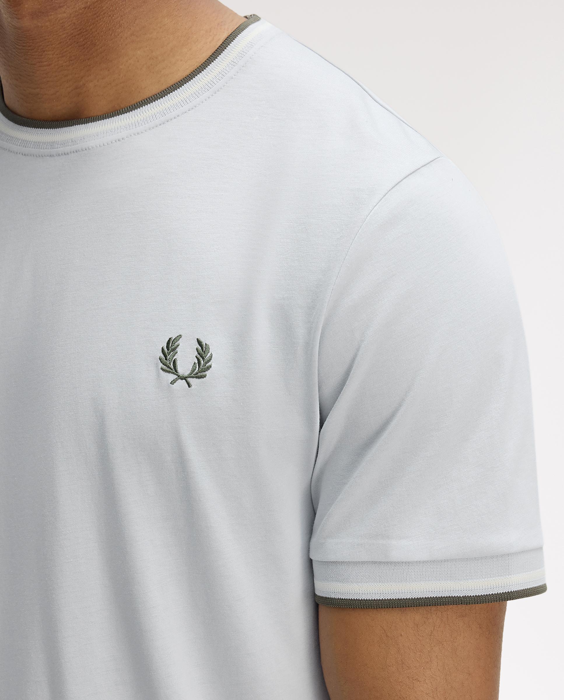 Imagen 5 de Camiseta de manga corta de hombre con ribete con dos franjas - Fred Perry - Azul grisáceo Azul grisáceo
