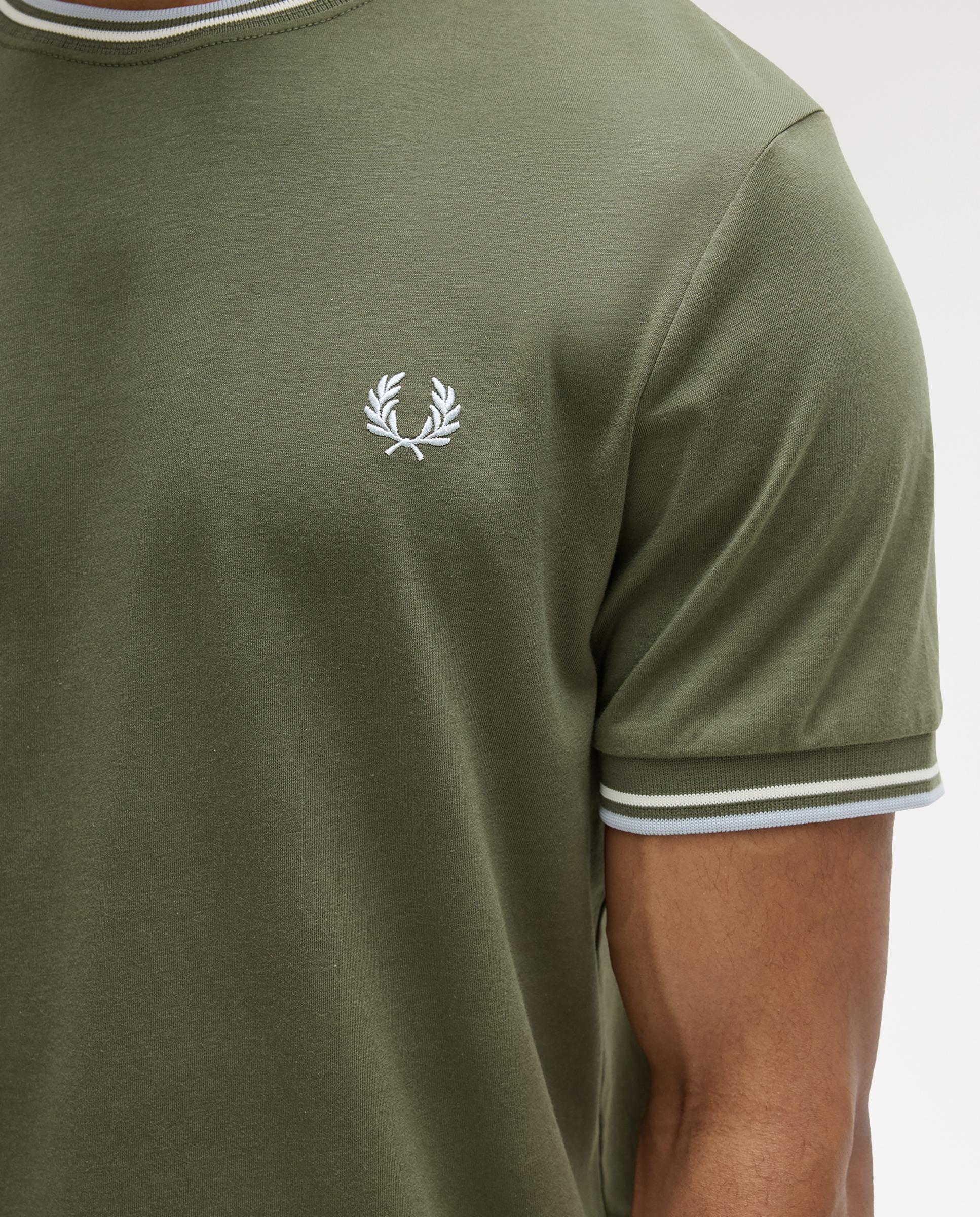 Imagen 5 de Camiseta de manga corta de hombre con ribete con dos franjas - Fred Perry - Kaki Kaki