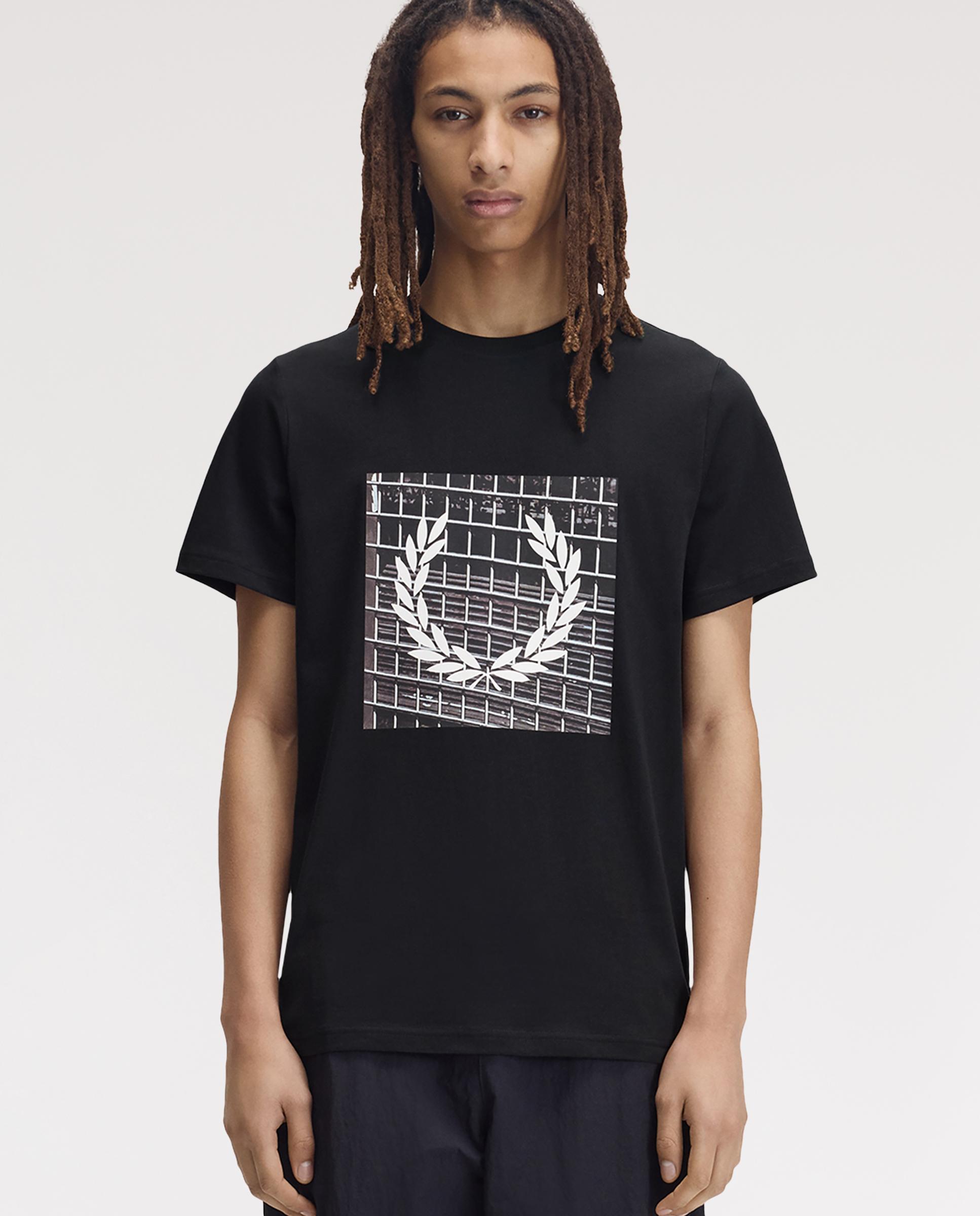 Imagen 0 de Camiseta de manga corta de hombre con estampado gráfico Negro