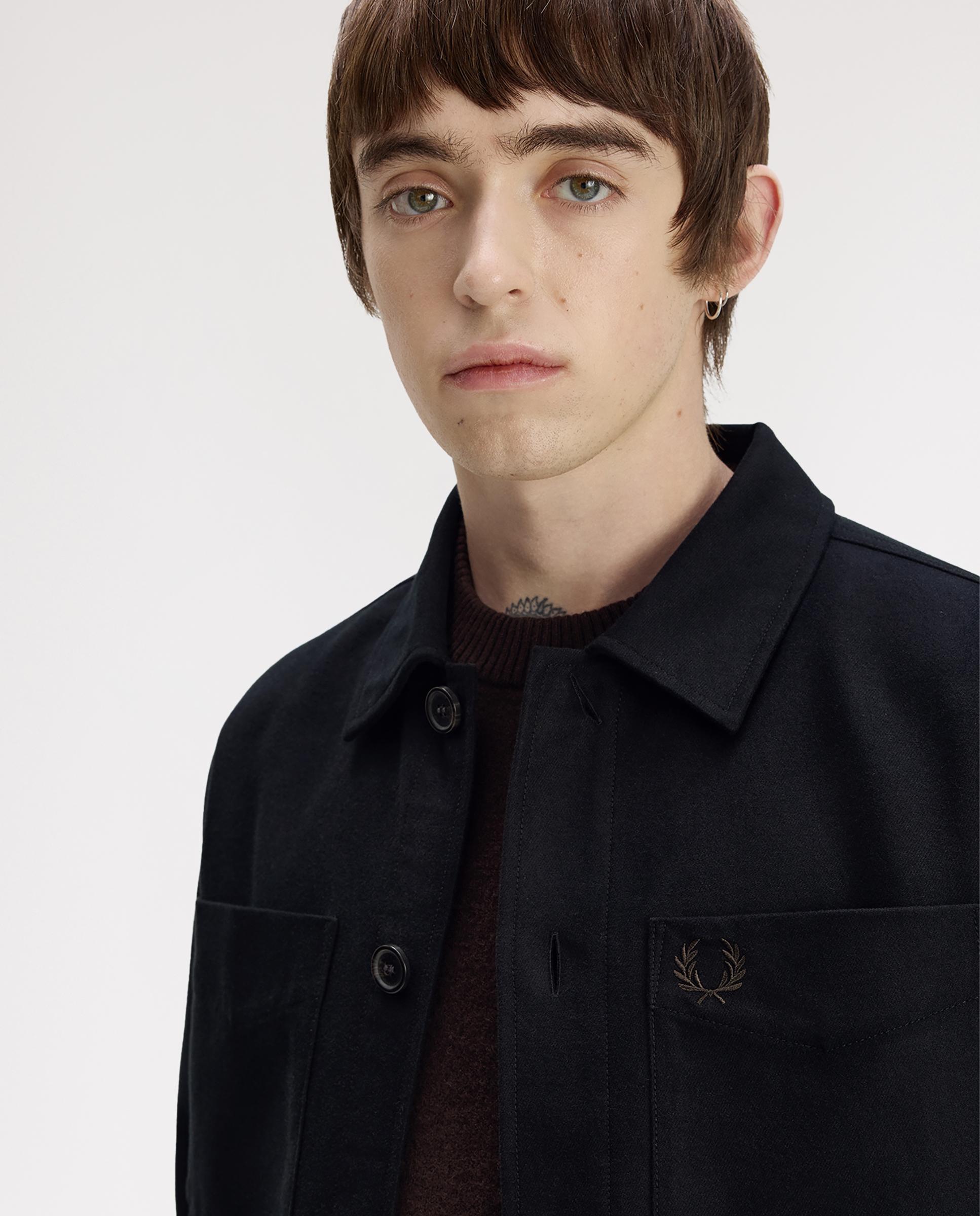 Imagen 7 de Soberecamisa de hombre con bolsillos y cierre de botones - Fred Perry - Negro Negro