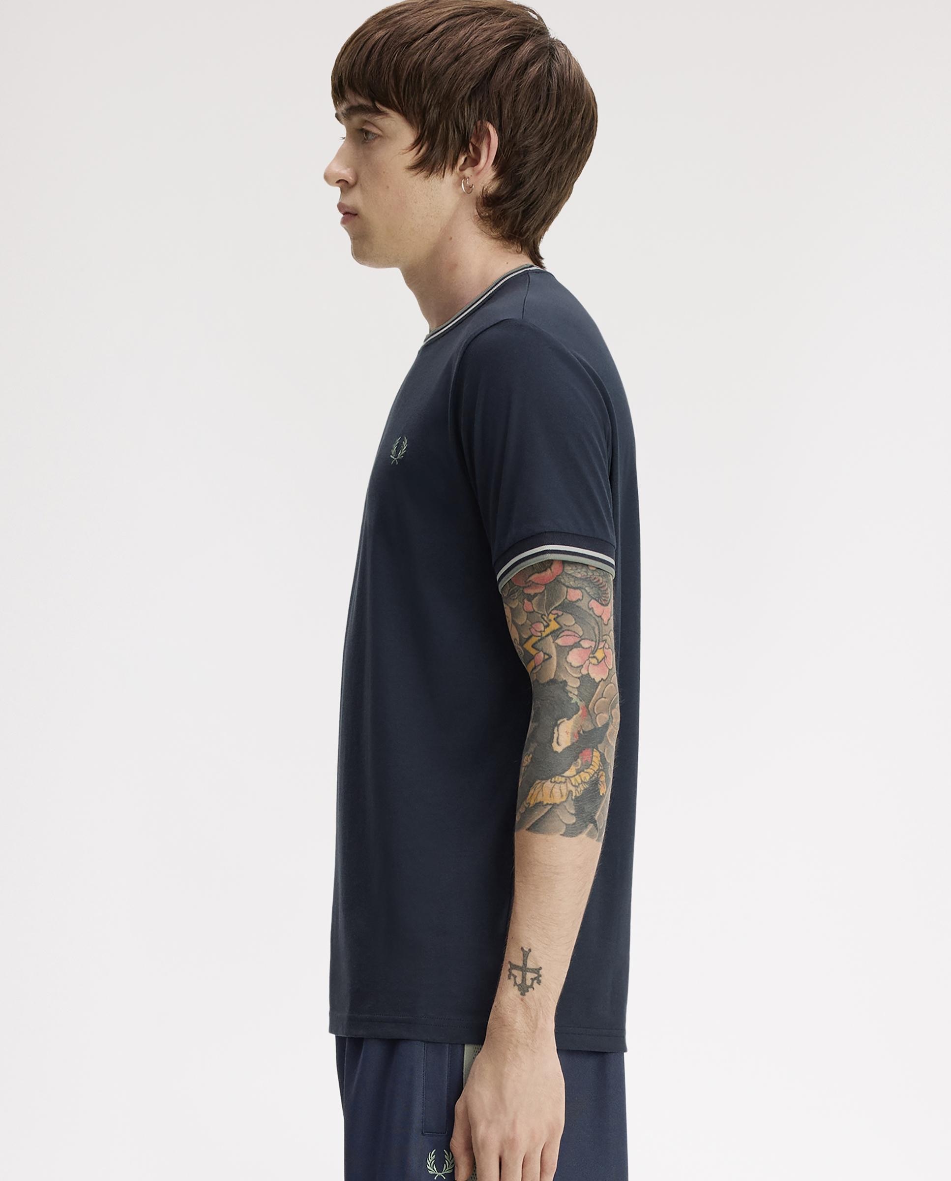 Imagen 2 de Camiseta de manga corta de hombre con ribete con dos franjas - Fred Perry - Azul oscuro Azul oscuro