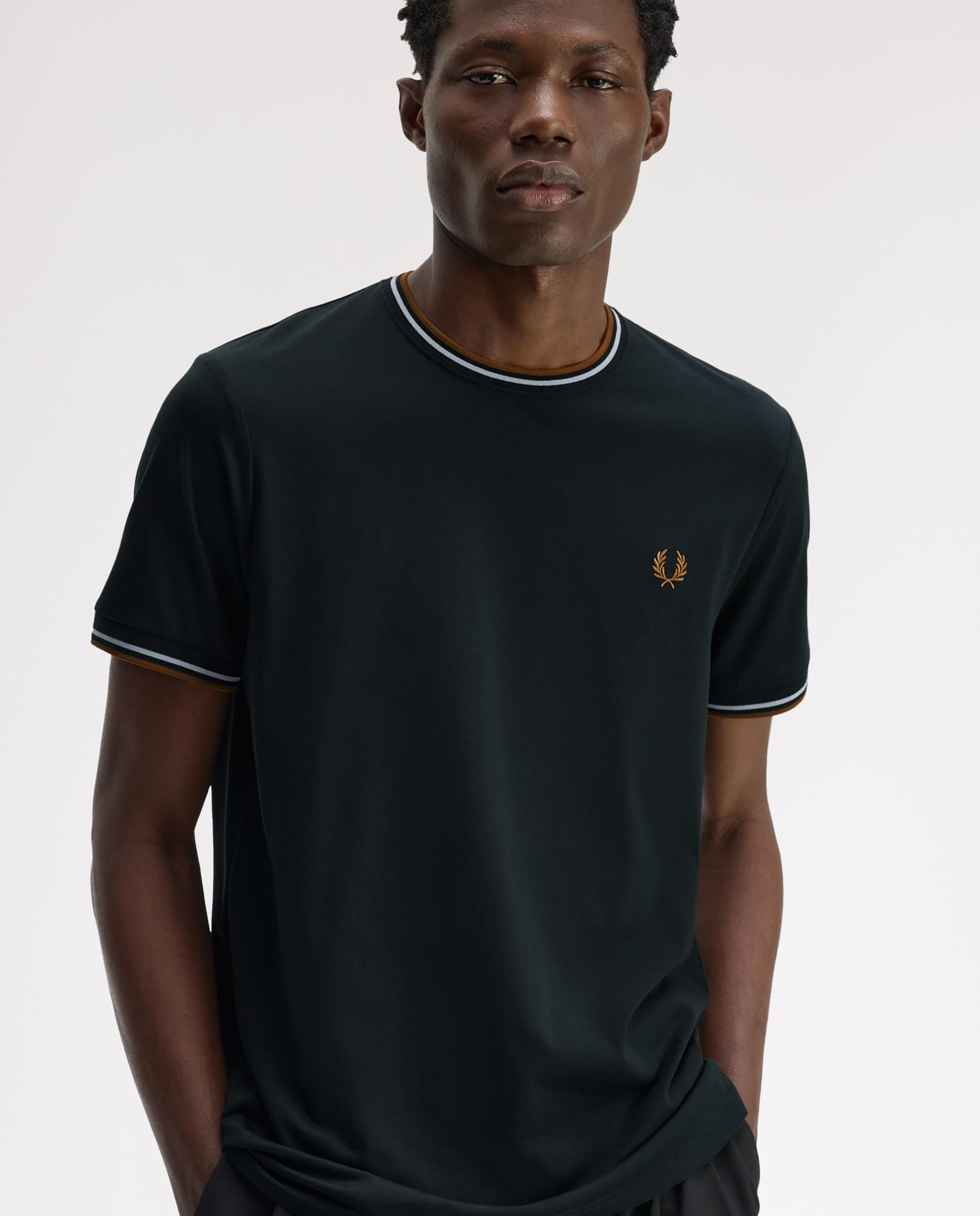 Imagen 3 de Camiseta de manga corta de hombre con ribete con dos franjas - Fred Perry - Verde oscuro Verde oscuro