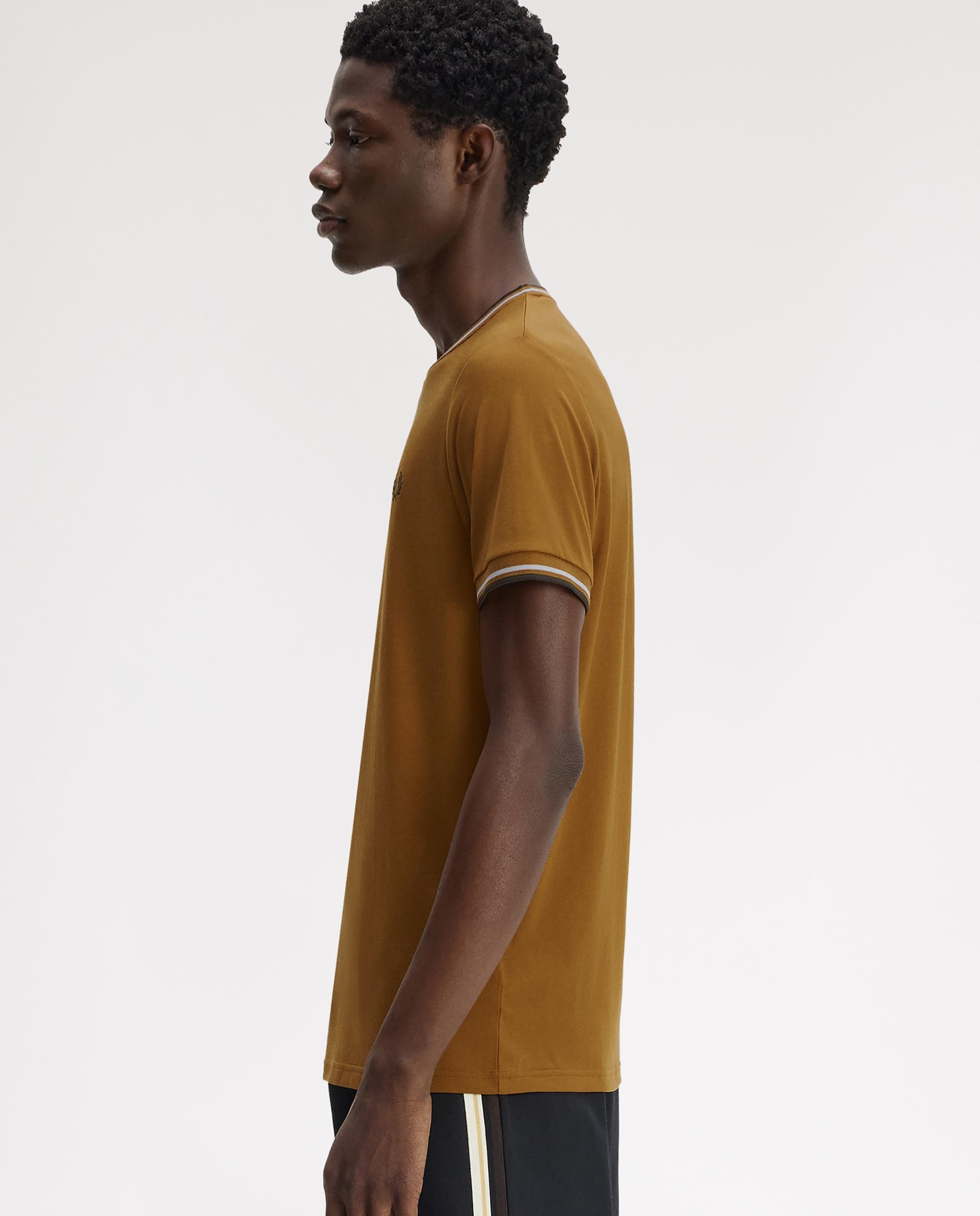 Imagen 2 de Camiseta de manga corta de hombre con ribete con dos franjas - Fred Perry - Marrón claro Marrón claro