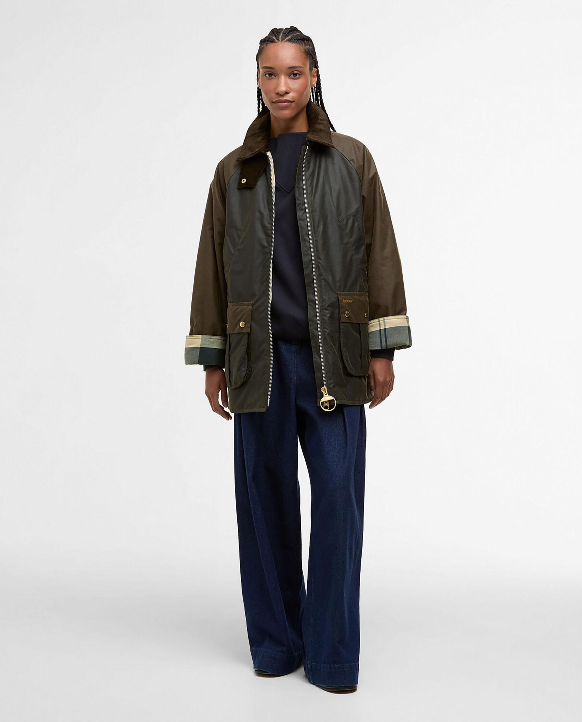 Parka de mujer con bolsillos inferiores tipo fuelle y con solapa de cierre con corchetes - Barbour - Verde Oliva Verde Oliva-3