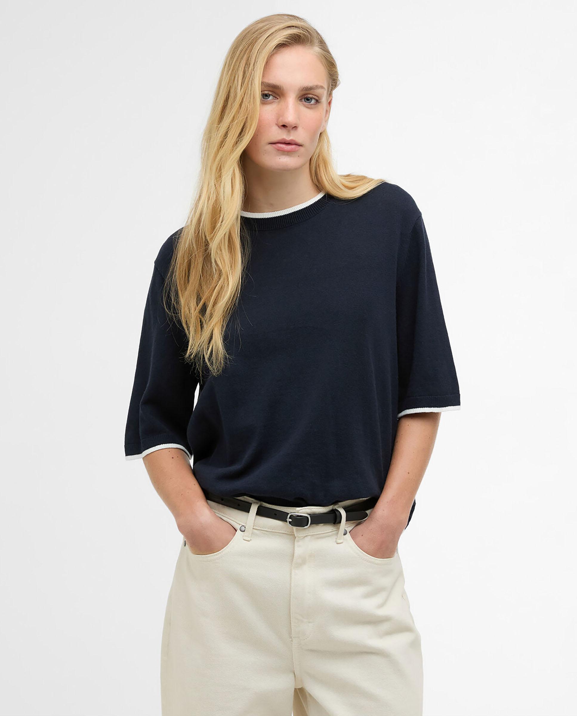 Barbour - La camiseta de mujer de punto con un cuello redondo clásico y ribetes en contraste en el cuello, los puños y el dobladillo.