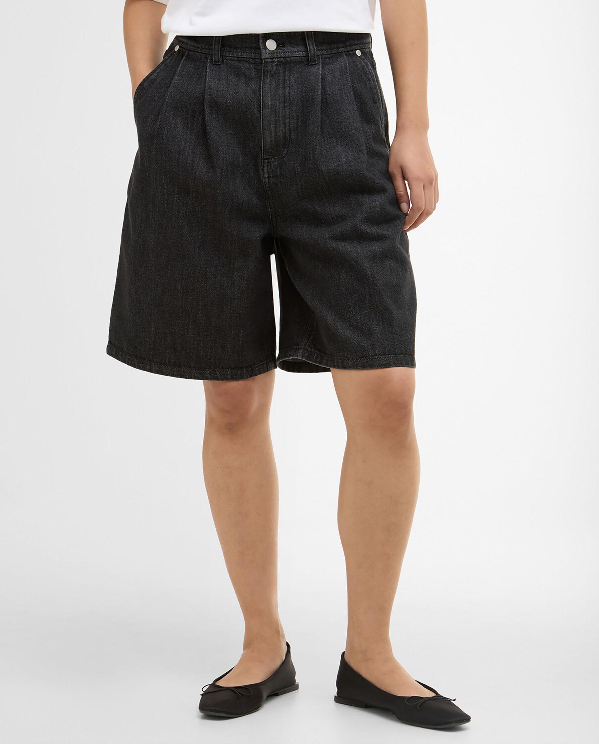 Pantalones cortos de mujer con pliegues en la parte delantera y dos bolsillos traseros - Barbour - Negro Negro-1