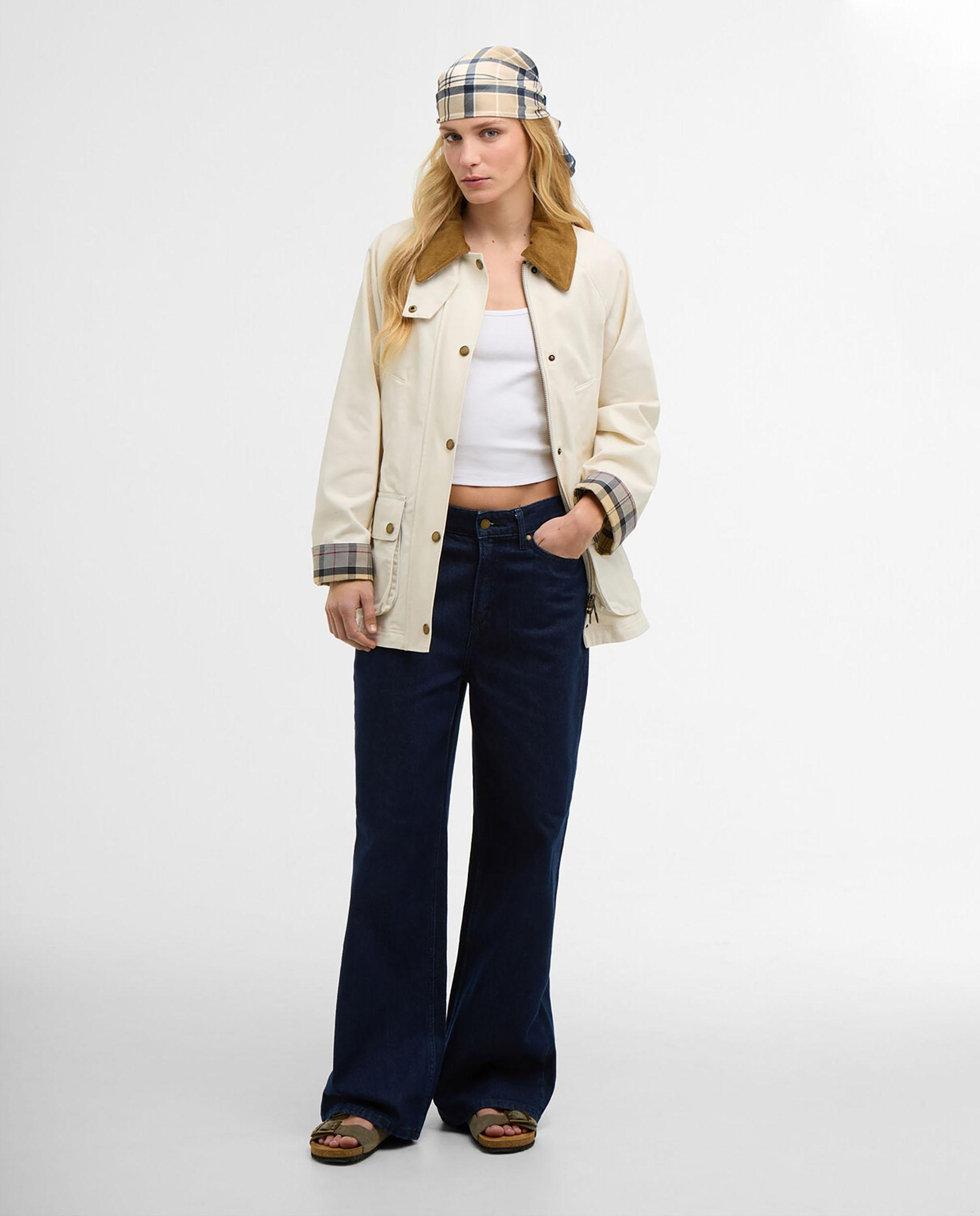 Chaqueta de mujer con cuello solapa y bolsillo frontales con cierre de tapeta - Barbour - Beige Beige-2