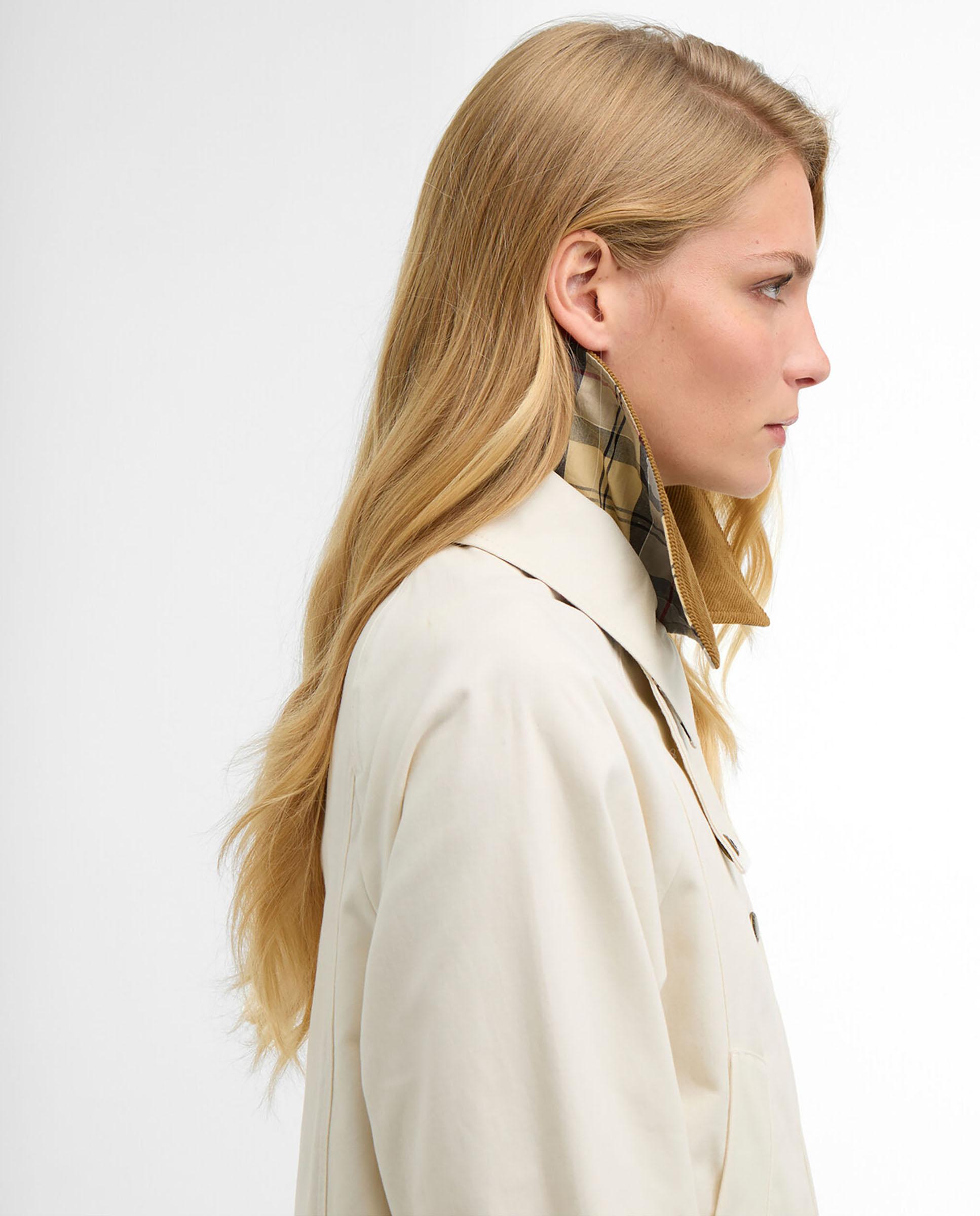 Chaqueta de mujer con cuello solapa y bolsillo frontales con cierre de tapeta - Barbour - Beige Beige-5