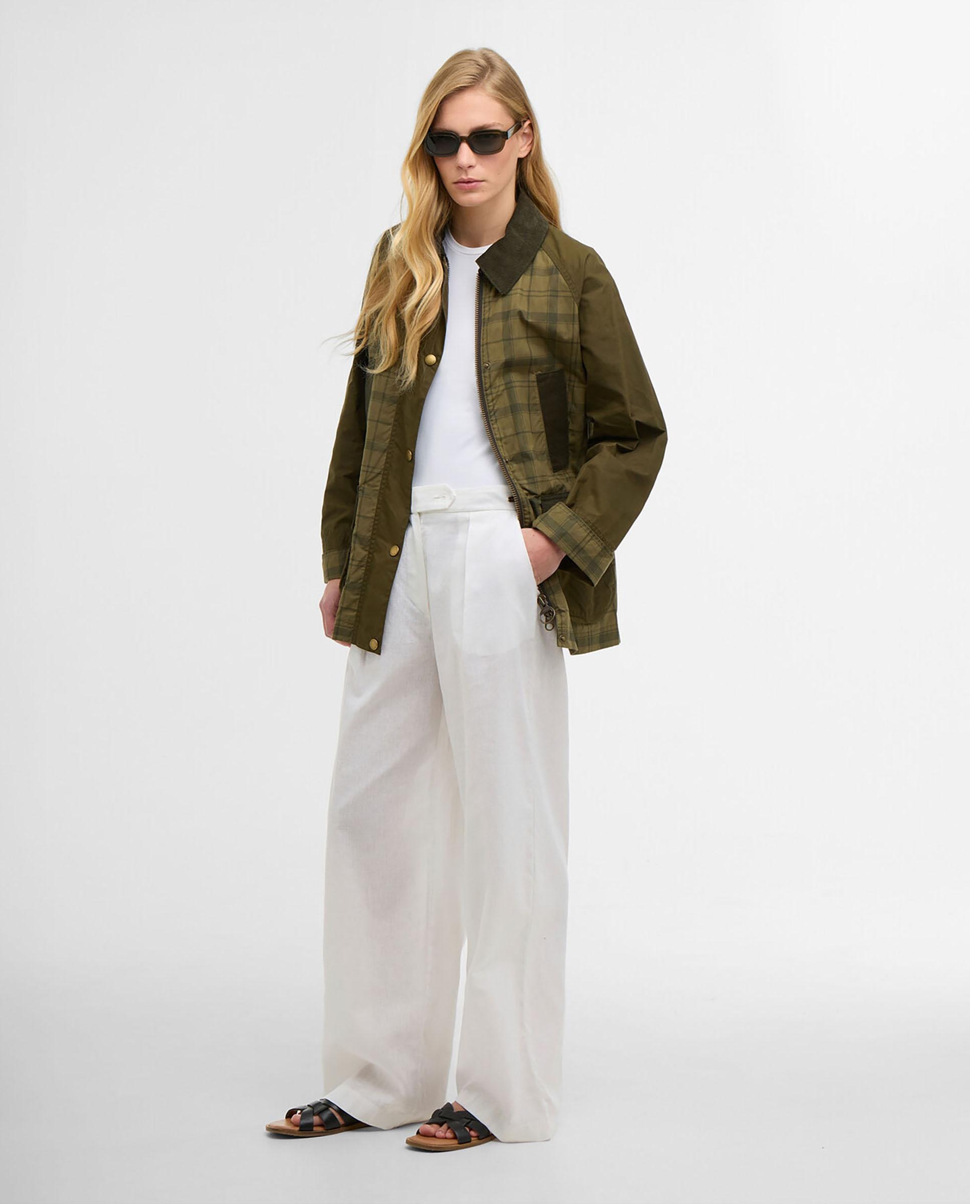 Parka de mujer con cierre combinado y bolsillos inclinados en el pecho y de parche con solapa - Barbour - Verde Oliva Verde Oliva-3