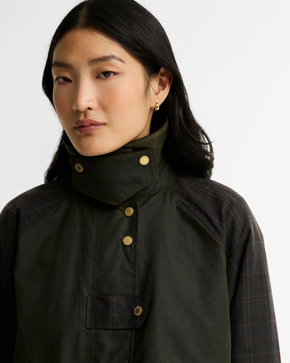 Imagen 4 de Chaqueta de mujer larga encerada kirklees check con bolsillos laterales - Barbour - Verde Verde