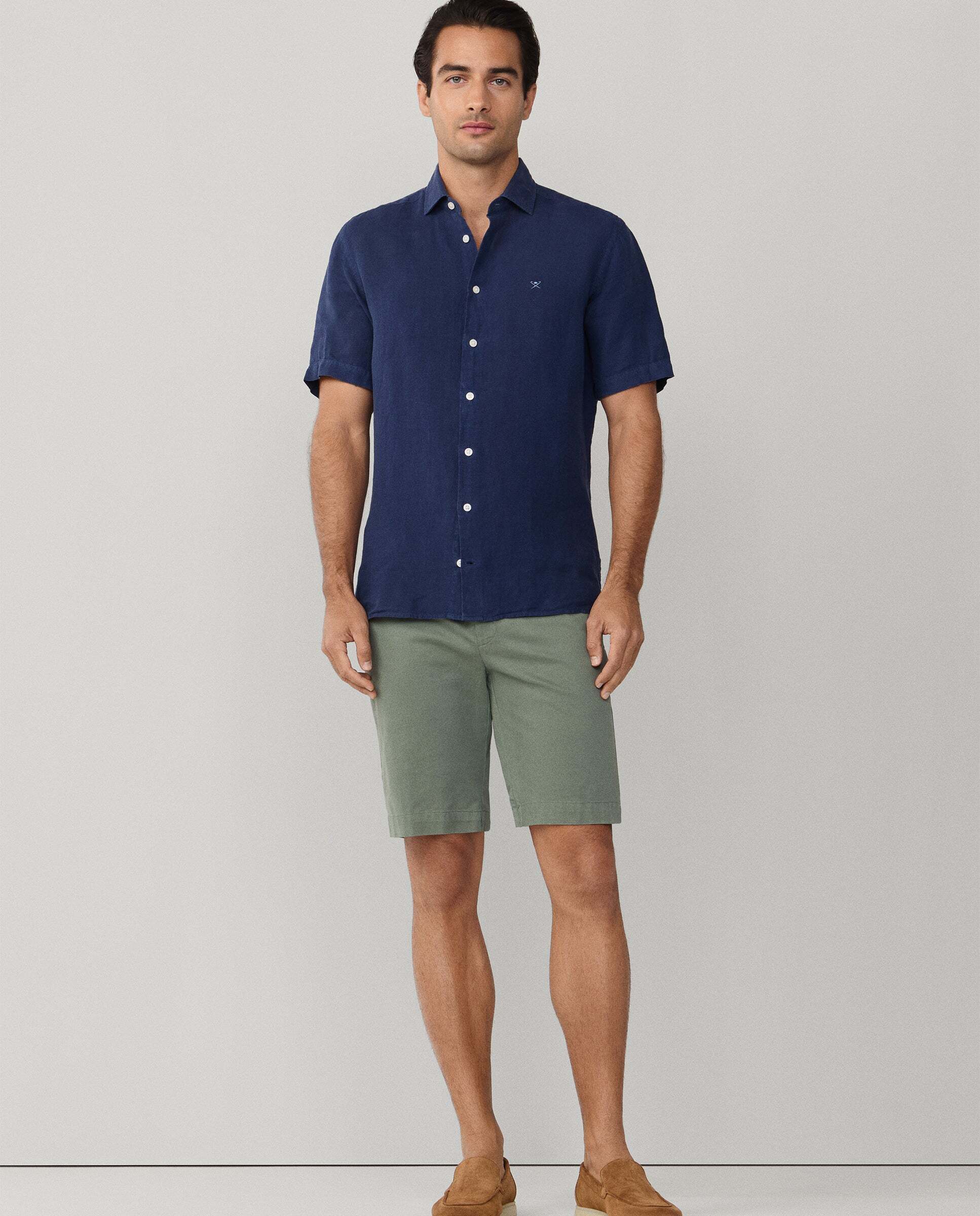 Imagen 0 de Bermuda chino de hombre kensington fit slim Verde grisáceo