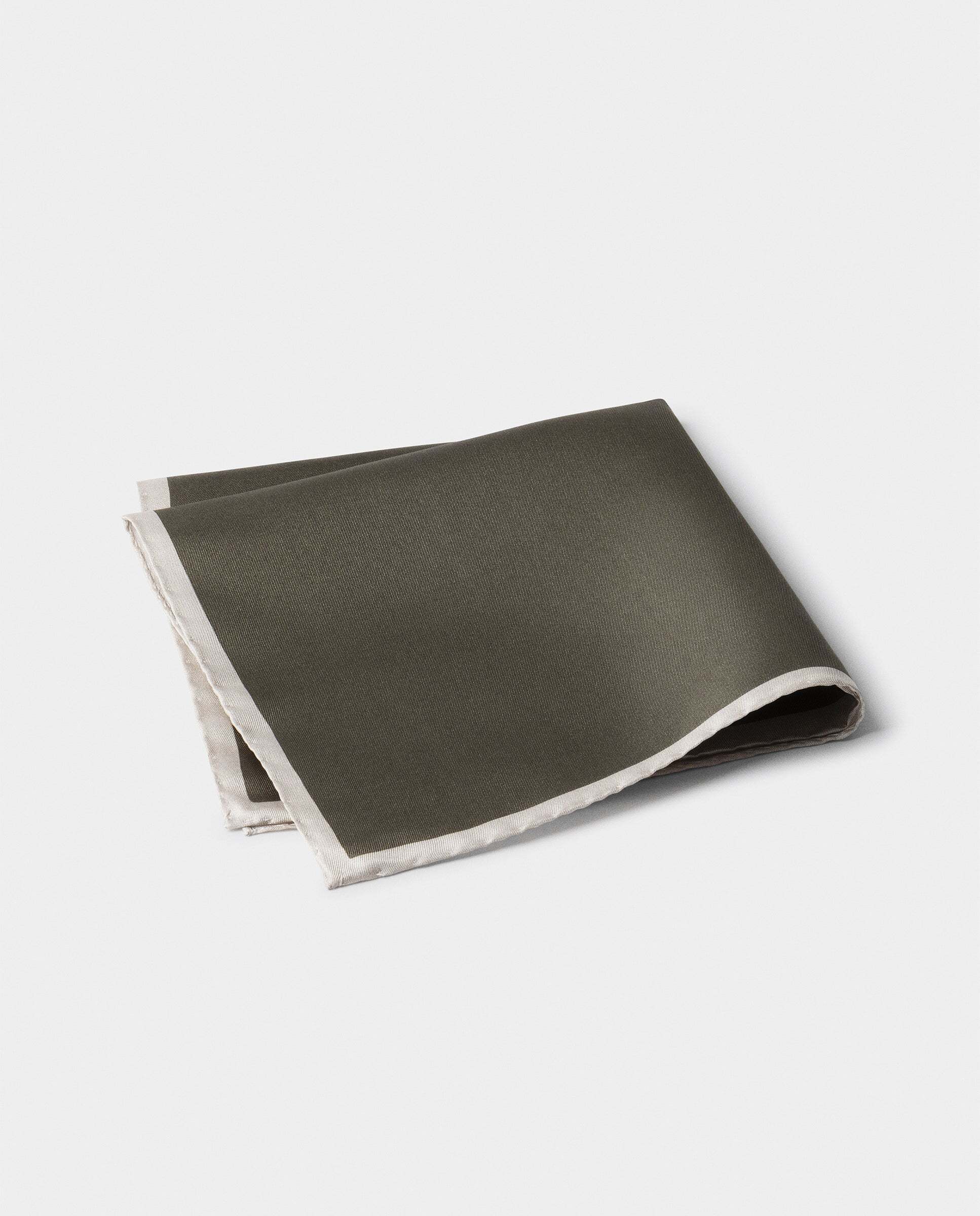 Pañuelo de seda de hombre color liso con logo