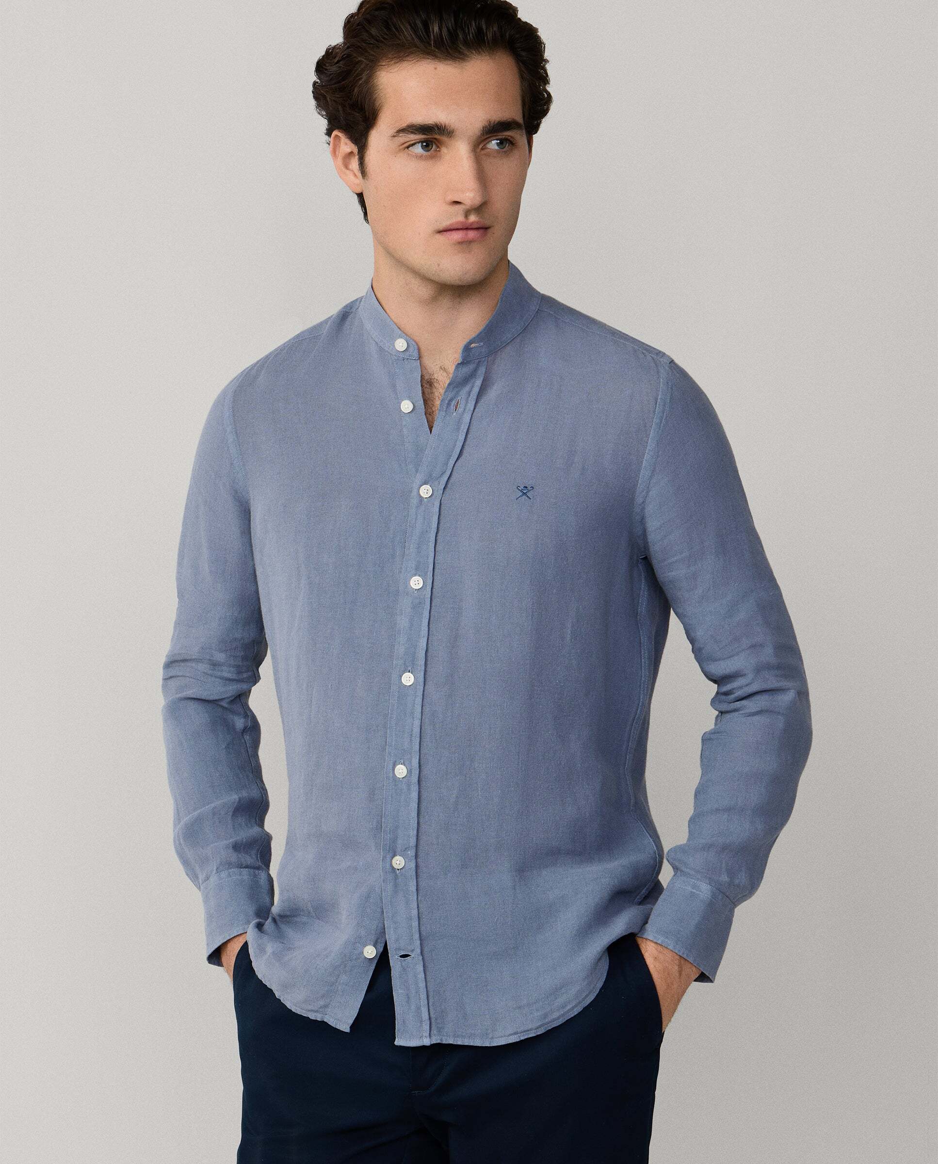 Imagen 0 de Camisa de lino de hombre teñida en prenda fit tailored Azul grisáceo