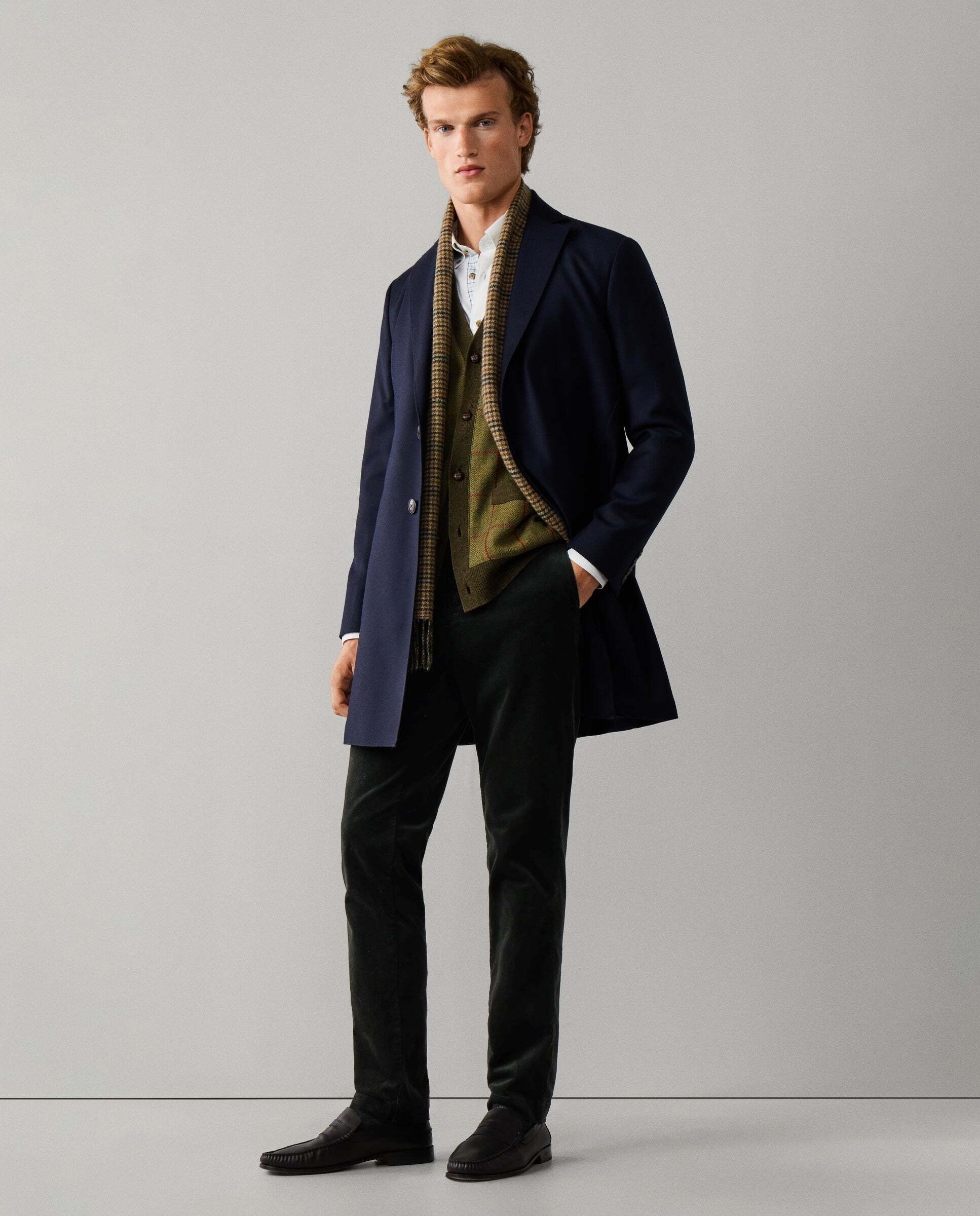 Imagen 0 de Chino de hombre de pana kensington teñido con pigmentos fit slim Verde