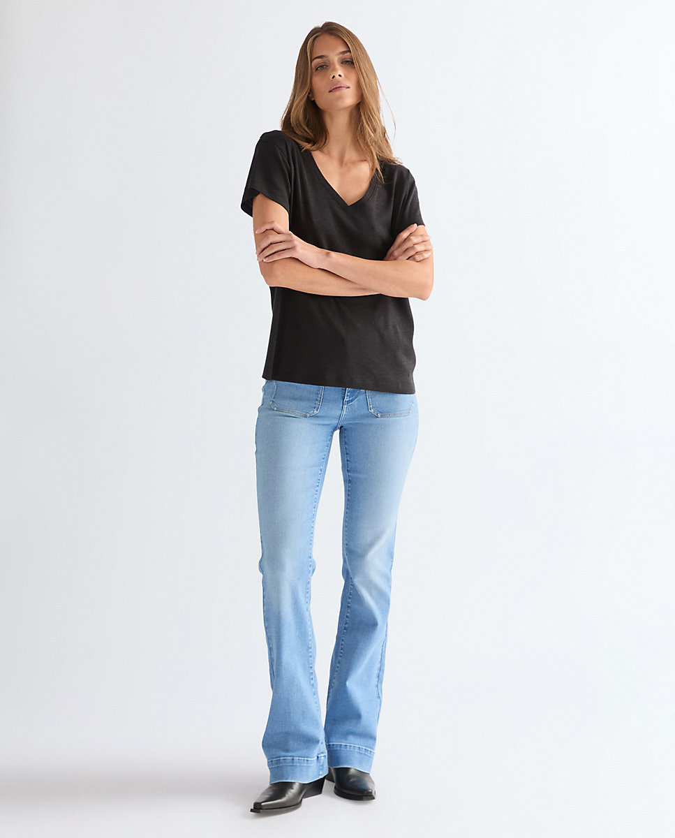Vaquero campana de mujer flare de tiro medio con bolsillos delanteros - Wrangler - Azul celeste Azul celeste-3
