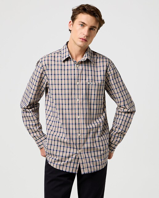 Imagen 0 de Camisa de hombre con bolsillo en el pecho