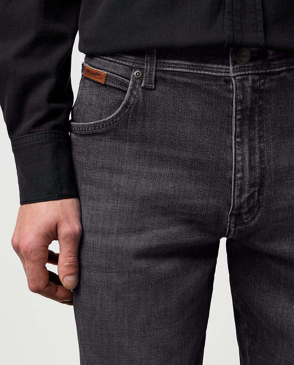 Vaquero Texas Slim de hombre con muslo regular y tiro medio - Main Image