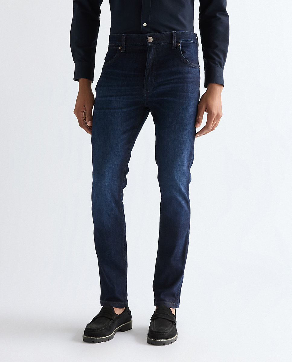 Imagen 0 de Vaqueros larston de hombre con corte ajustado en el muslo y tiro medio. Azul denim