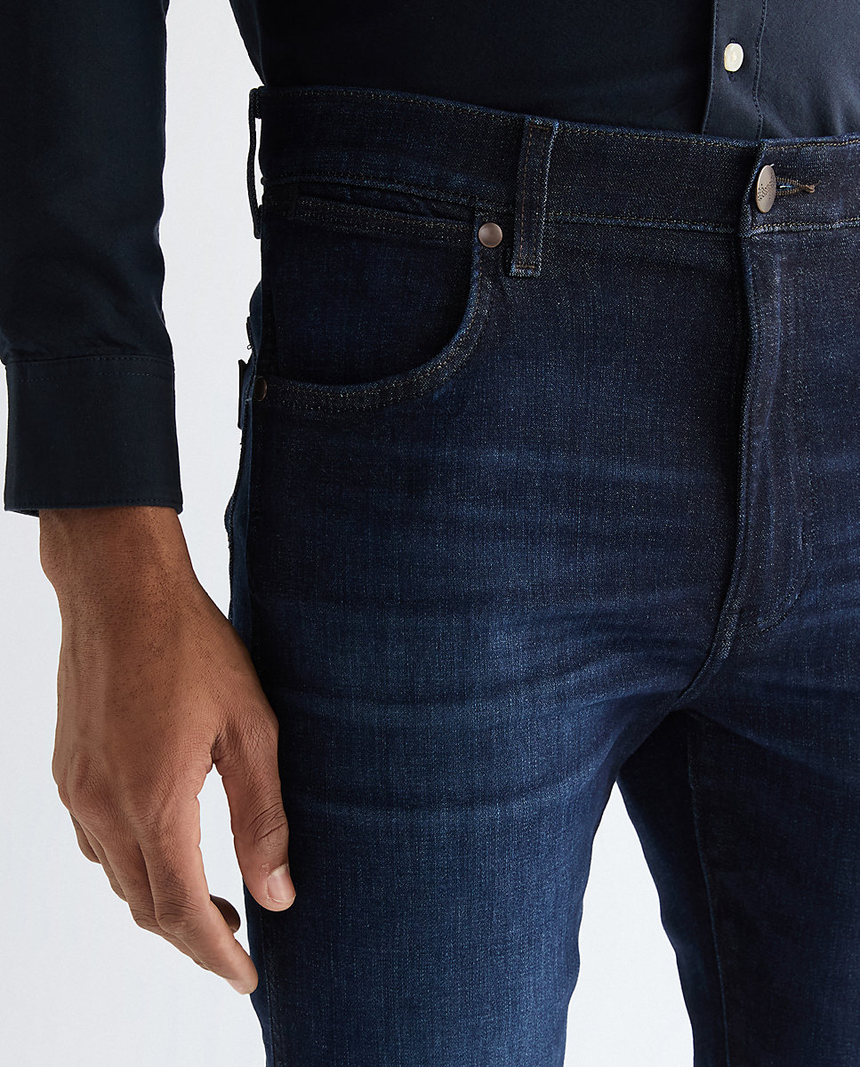 Vaqueros larston de hombre con corte ajustado en el muslo y tiro medio. - Wrangler - Azul denim Azul denim-5