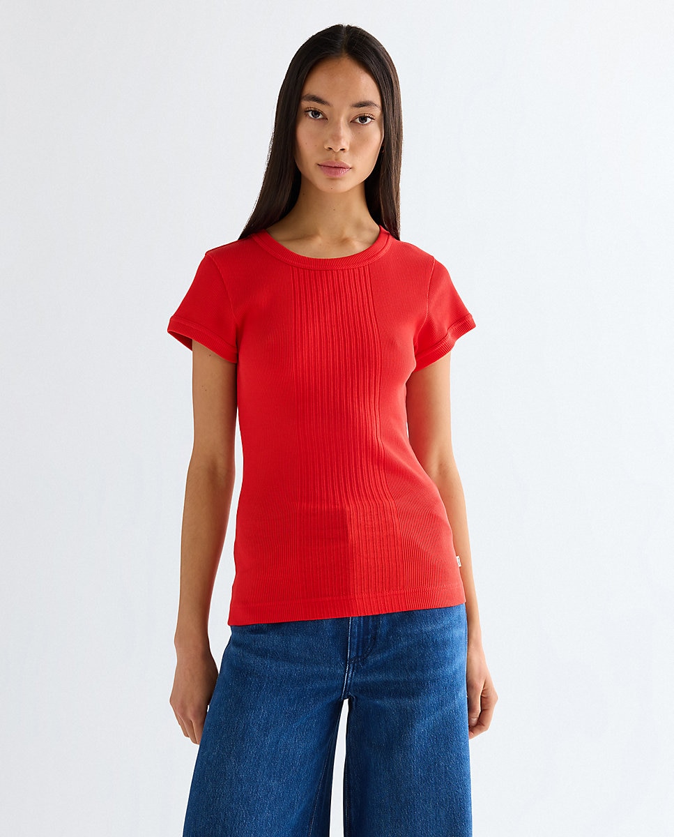 Wrangler - Camiseta de mujer de manga corta con detalles de canalé.