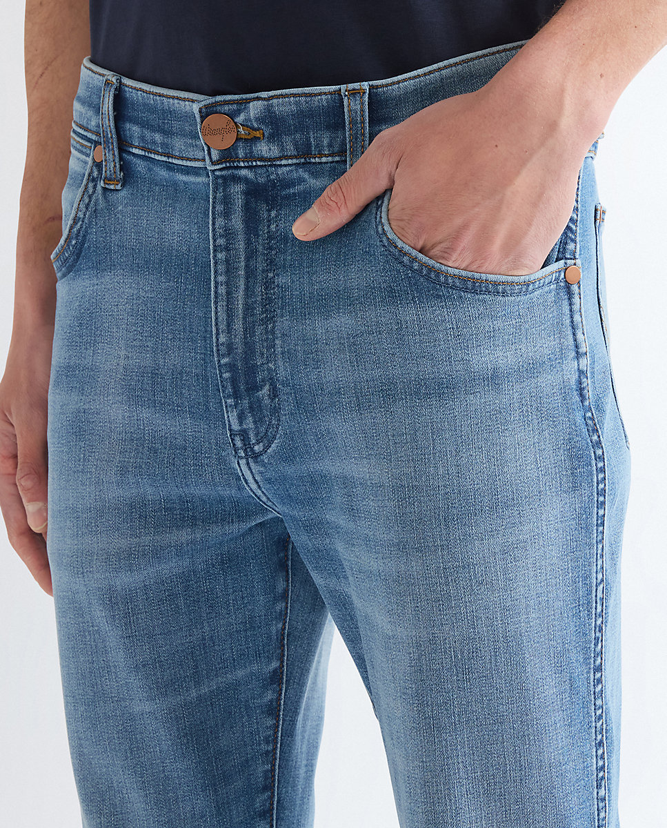 Vaqueros larston de hombre con corte ajustado en el muslo y tiro medio. - Wrangler - Azul Azul-4