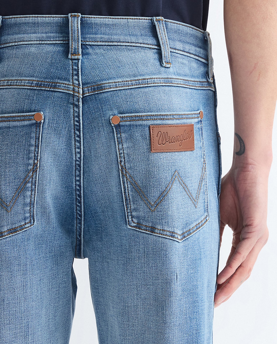Vaqueros larston de hombre con corte ajustado en el muslo y tiro medio. - Wrangler - Azul Azul-5