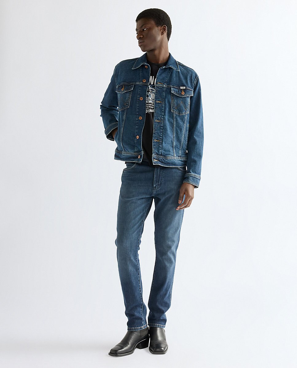 Imagen 2 de Vaqueros larston de hombre con corte ajustado en el muslo y tiro medio. - Wrangler - Azul Azul