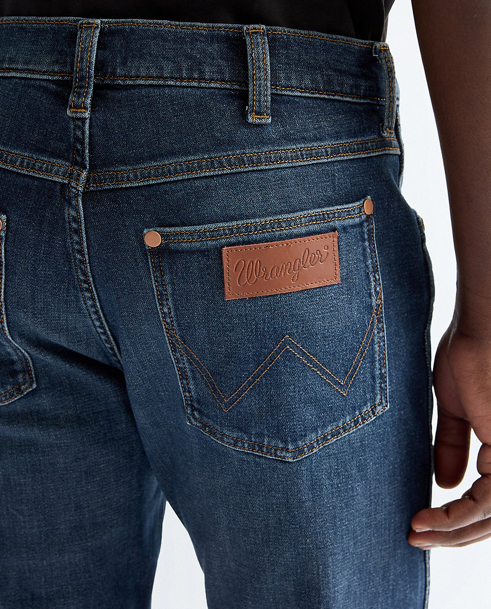 Imagen 5 de Vaqueros larston de hombre con corte ajustado en el muslo y tiro medio. - Wrangler - Azul Azul