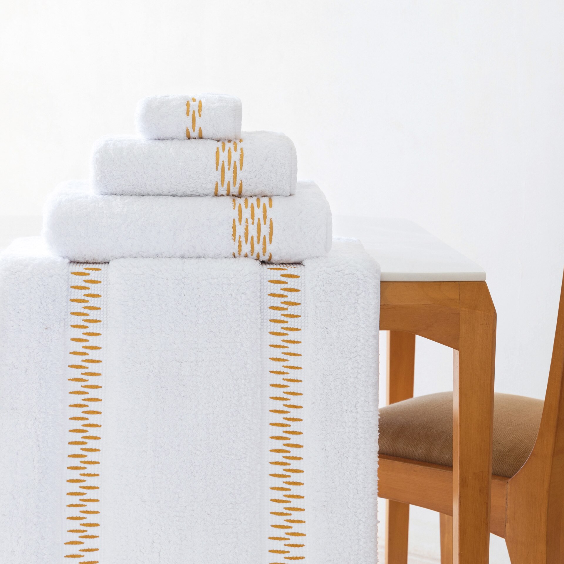 Imagen 3 de Alfombra de baño Alhambra Graccioza - Blanco / Dorado 60 x 100 cm Blanco / Dorado