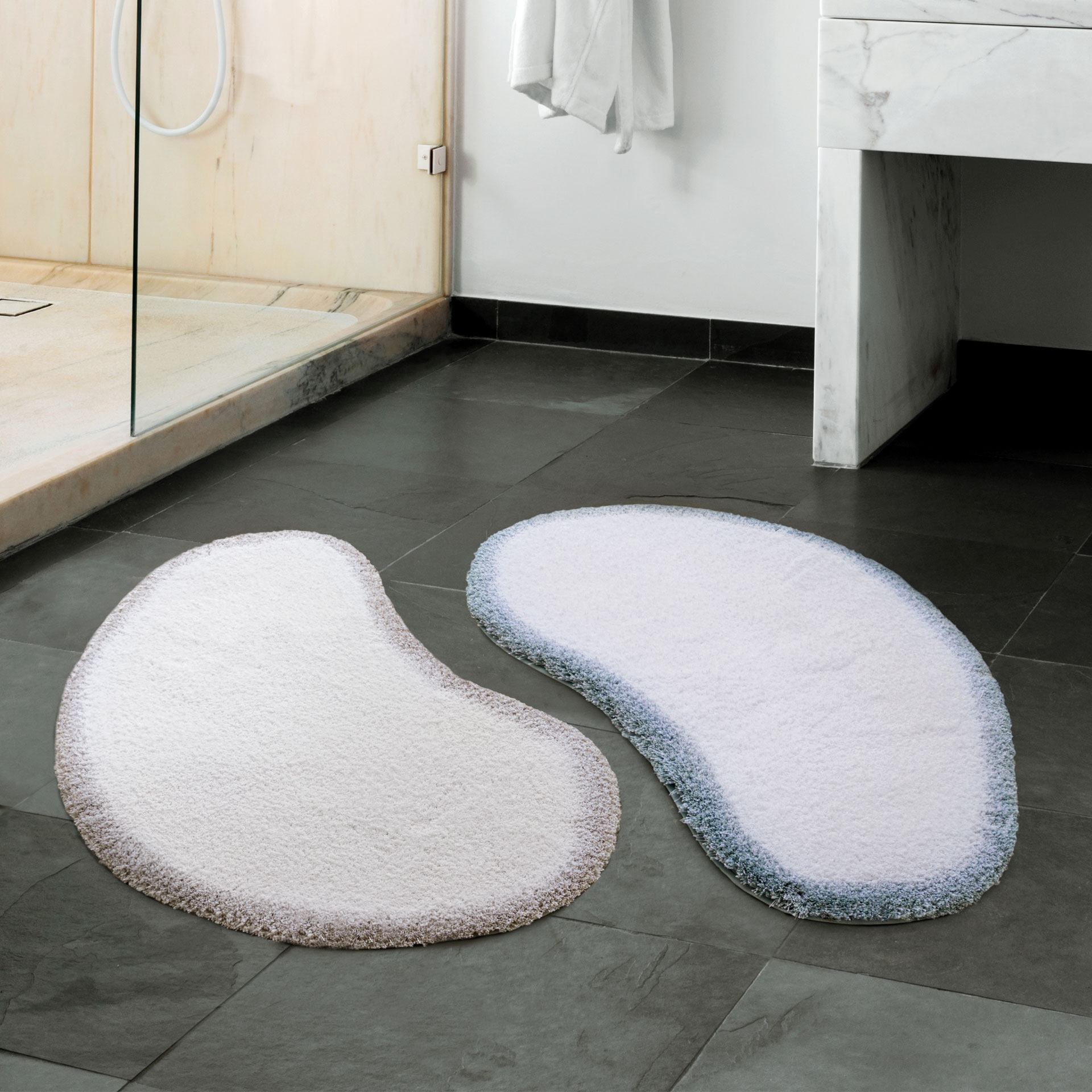 Imagen 2 de Alfombra de baño Maiko Graccioza - Blanco / Azul 60 x 100 cm Blanco / Azul