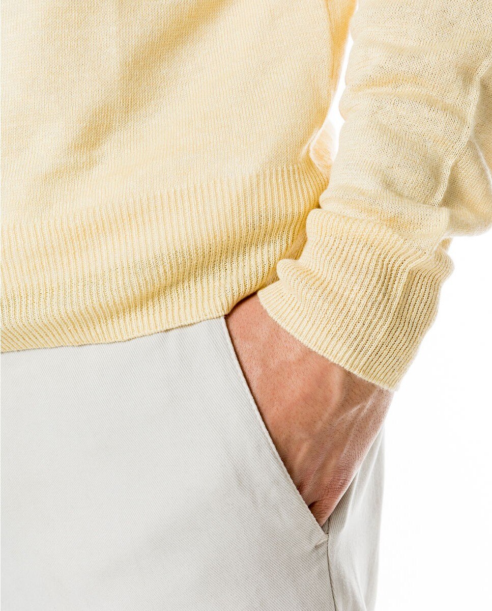 Imagen 4 de Jersey de hombre en amarillo con cuello redondo - Wickett Jones - Amarillo Amarillo