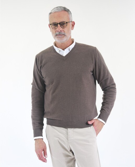 Imagen 0 de Jersey de hombre 100% cashmere en marrón oscuro con cuello pico