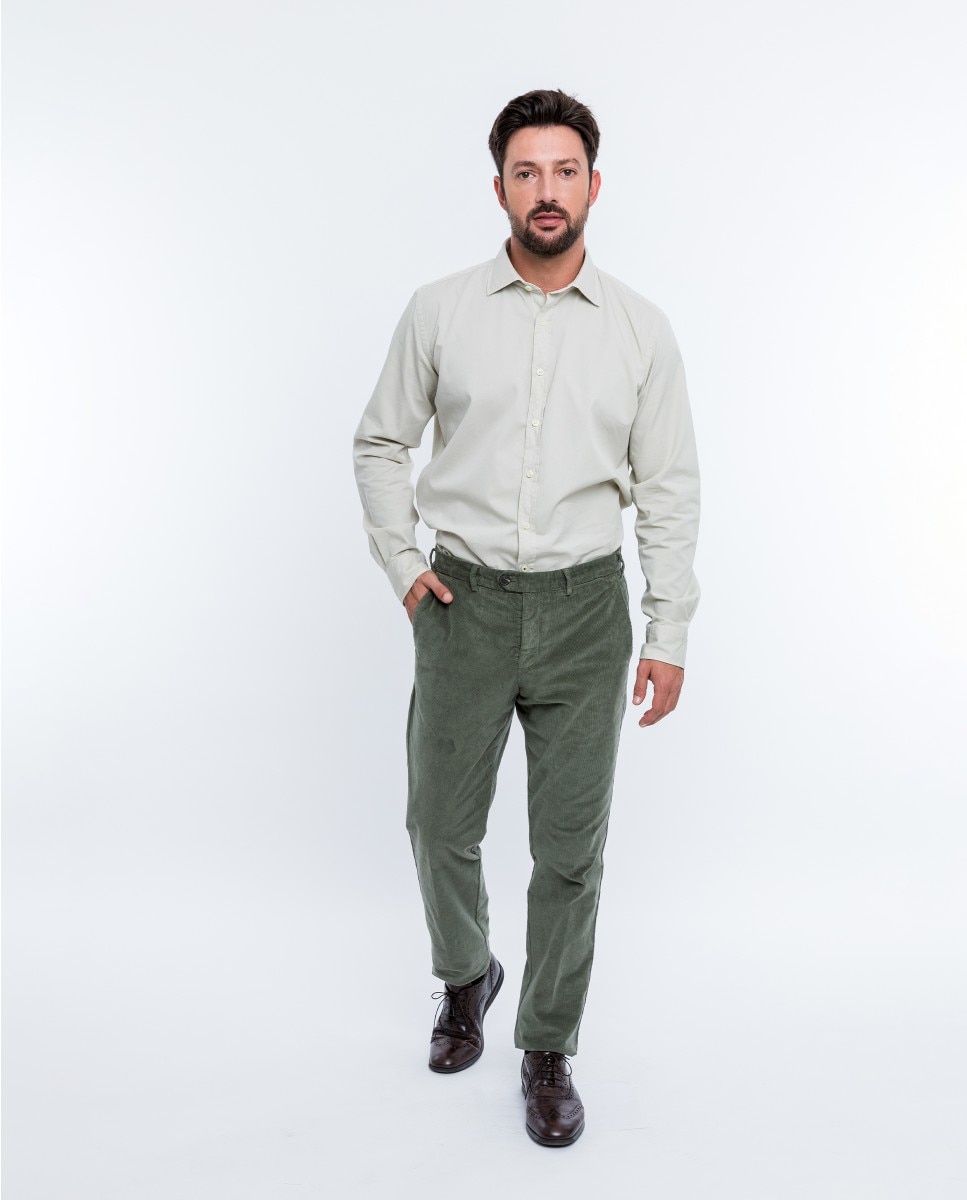Wickett Jones - Chino de hombre regular en verde oliva oscuro.