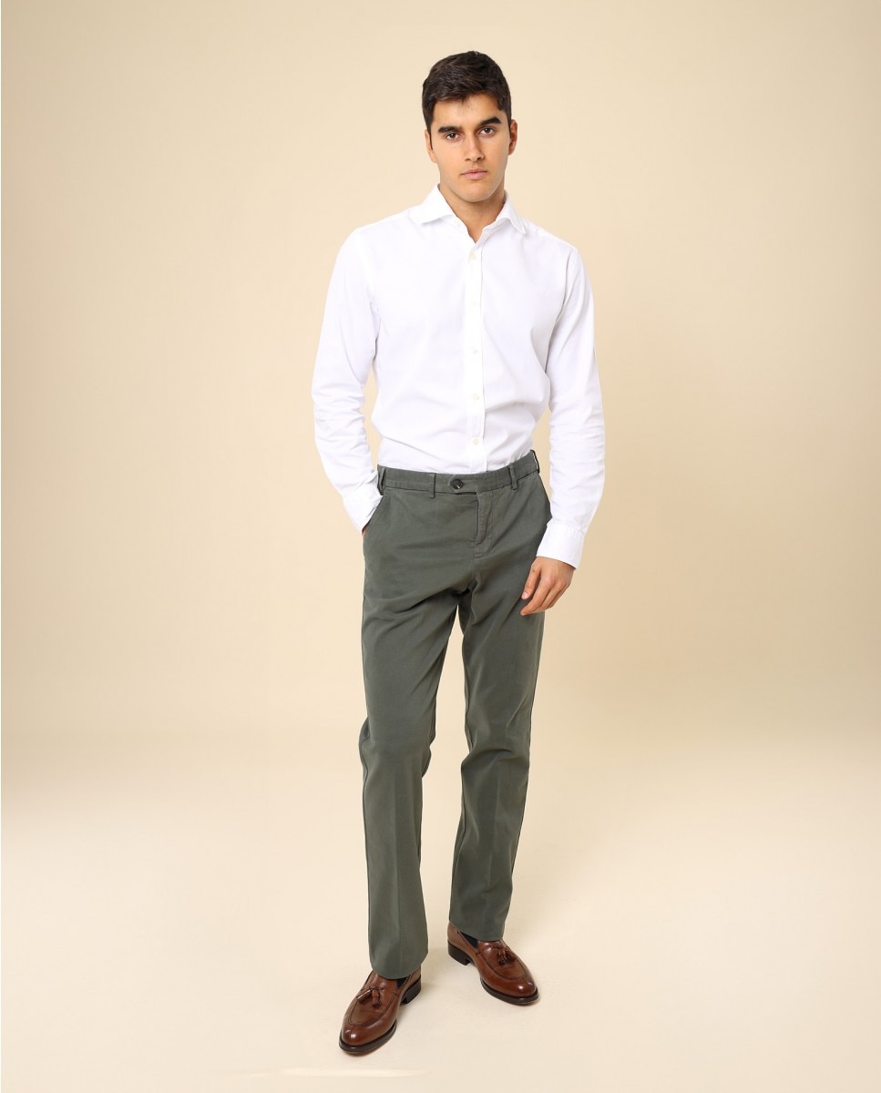 Imagen 0 de Pantalón chino de hombre regular en verde oscuro Verde oscuro