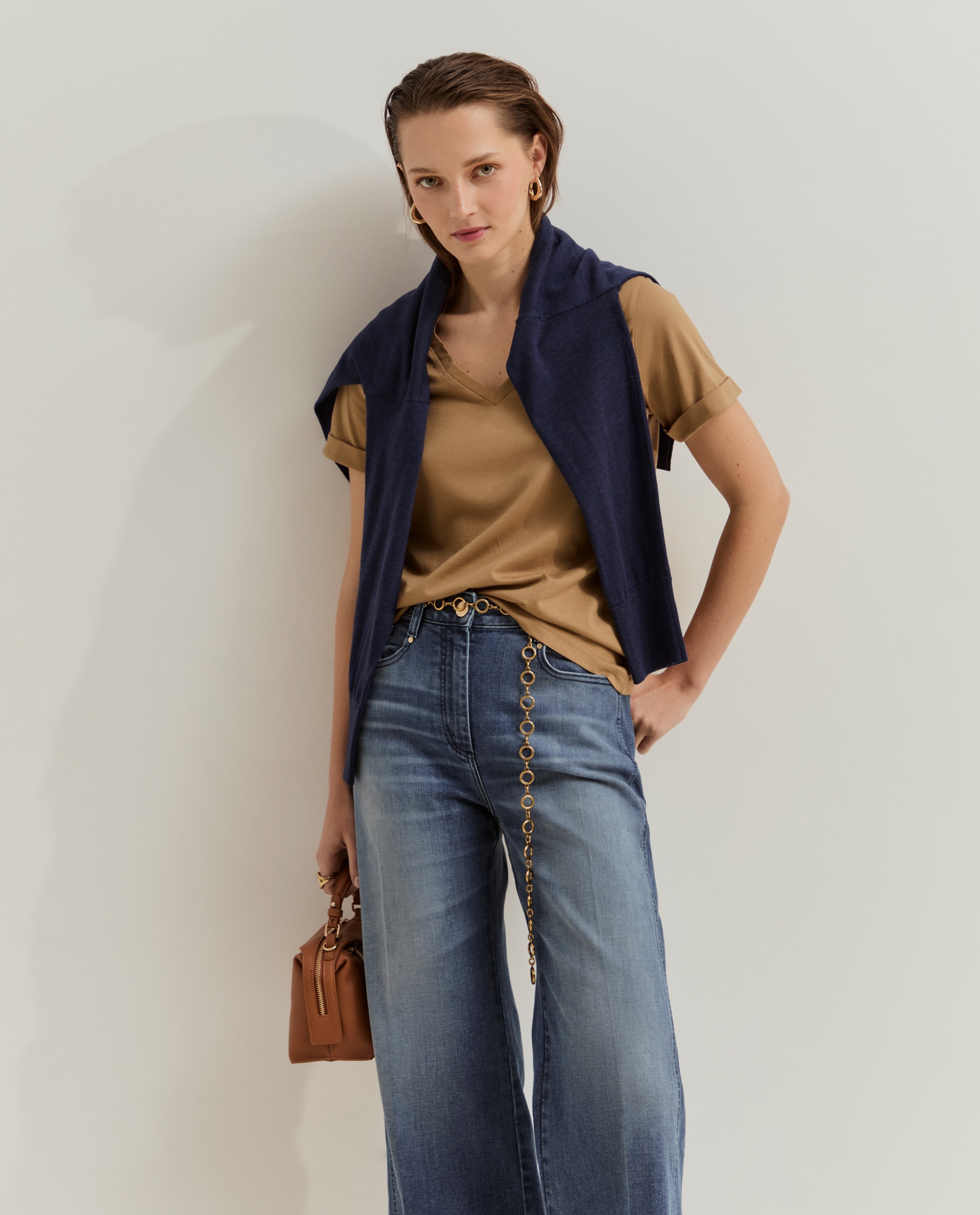 Imagem 0 de T-shirt básica de algodão decote em V