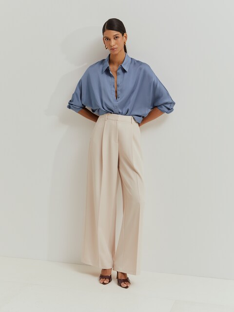 Imagen 0 de Camisa de mujer fluida de satén de color azul